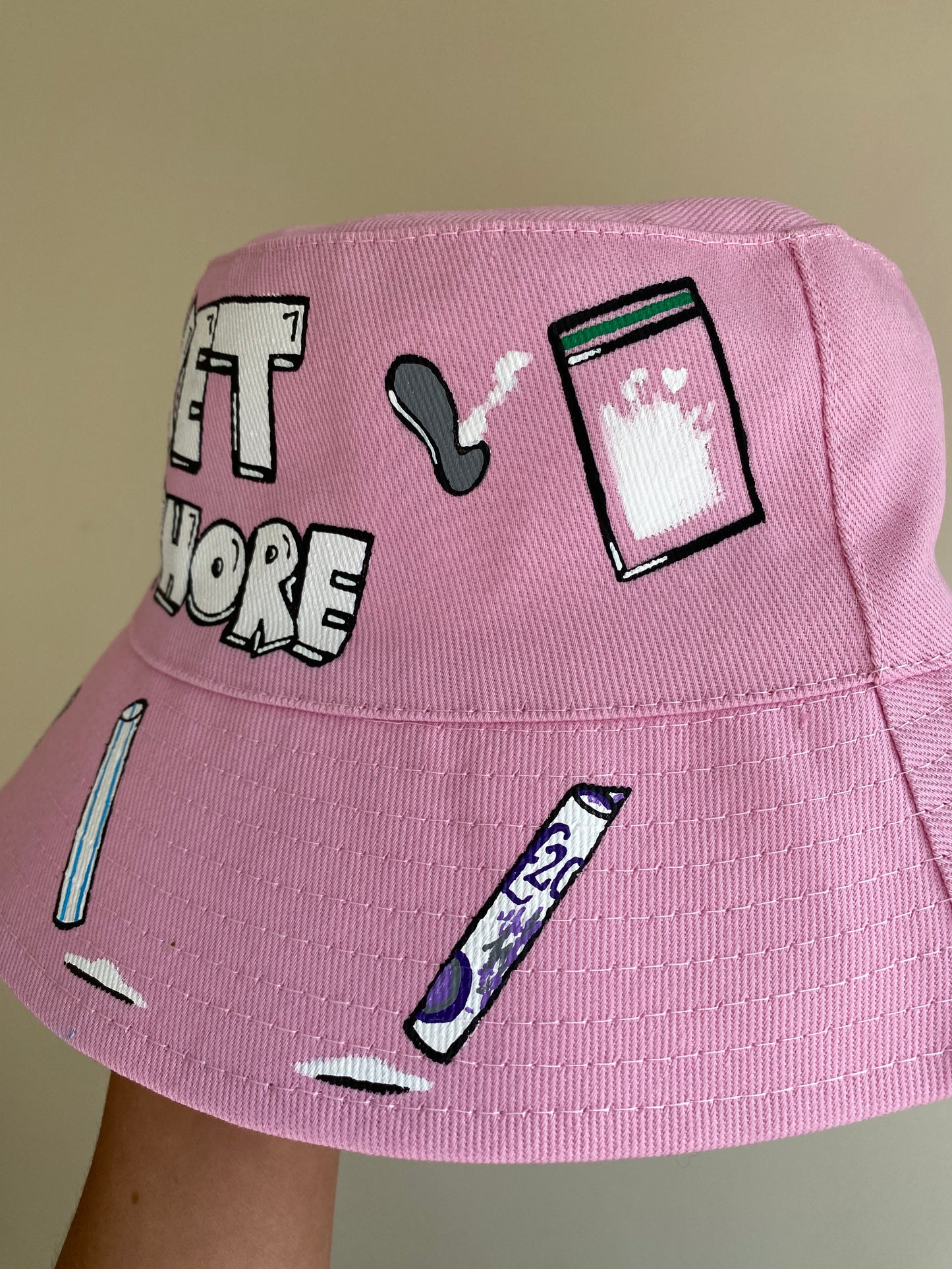 zKWH0RE’ bucket hat