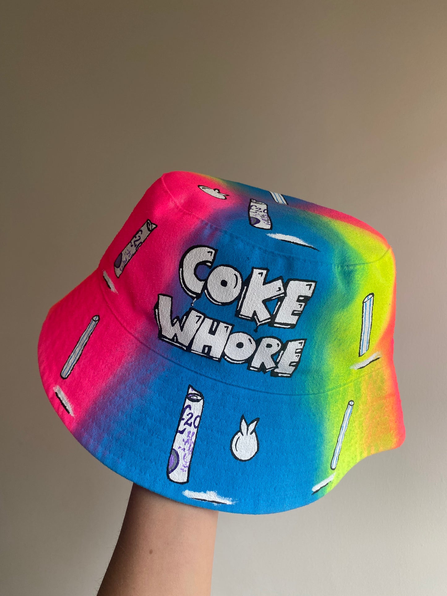 ‘zCWH0RE’ bucket hat
