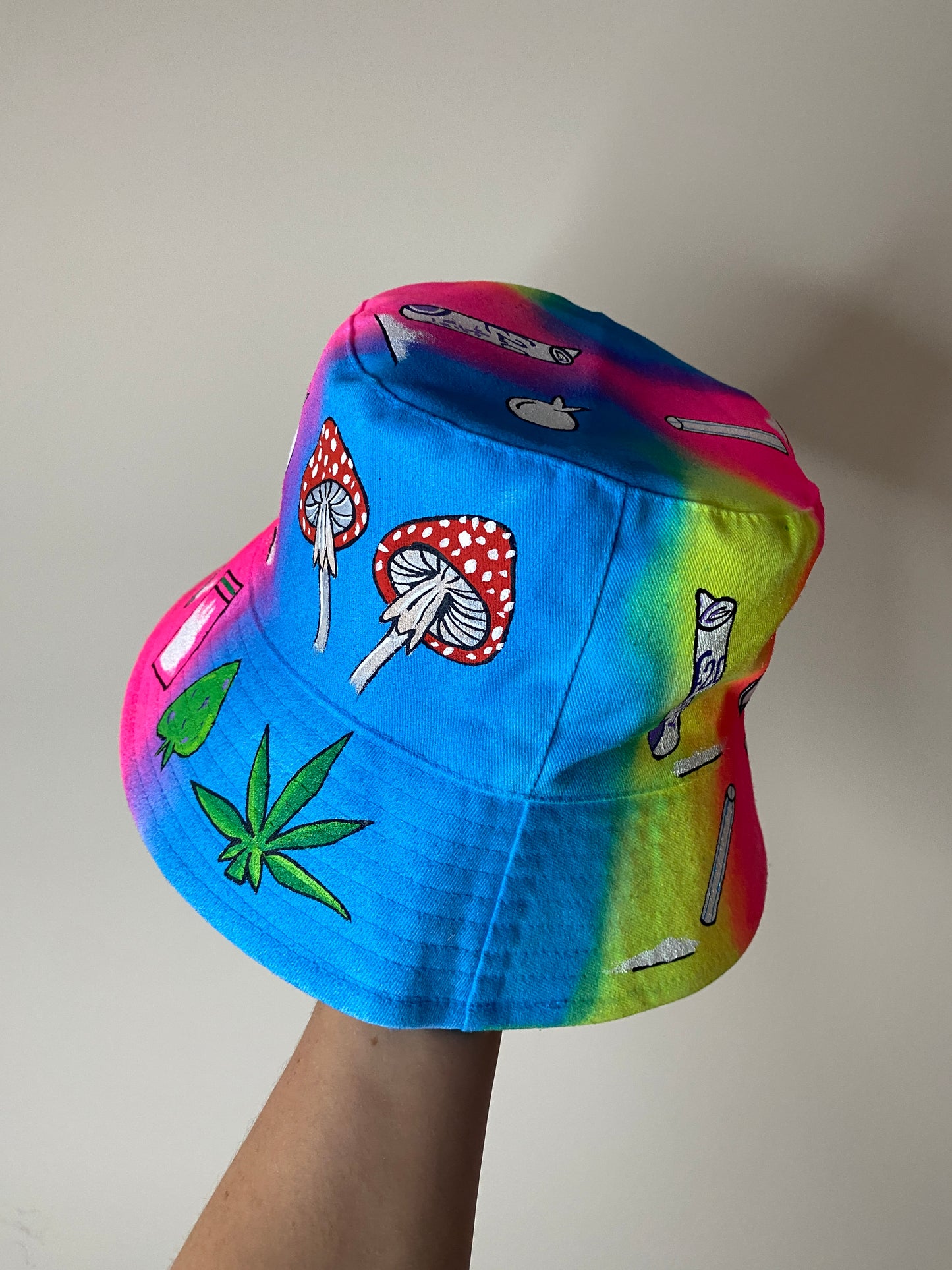 zCWH0RE’ bucket hat