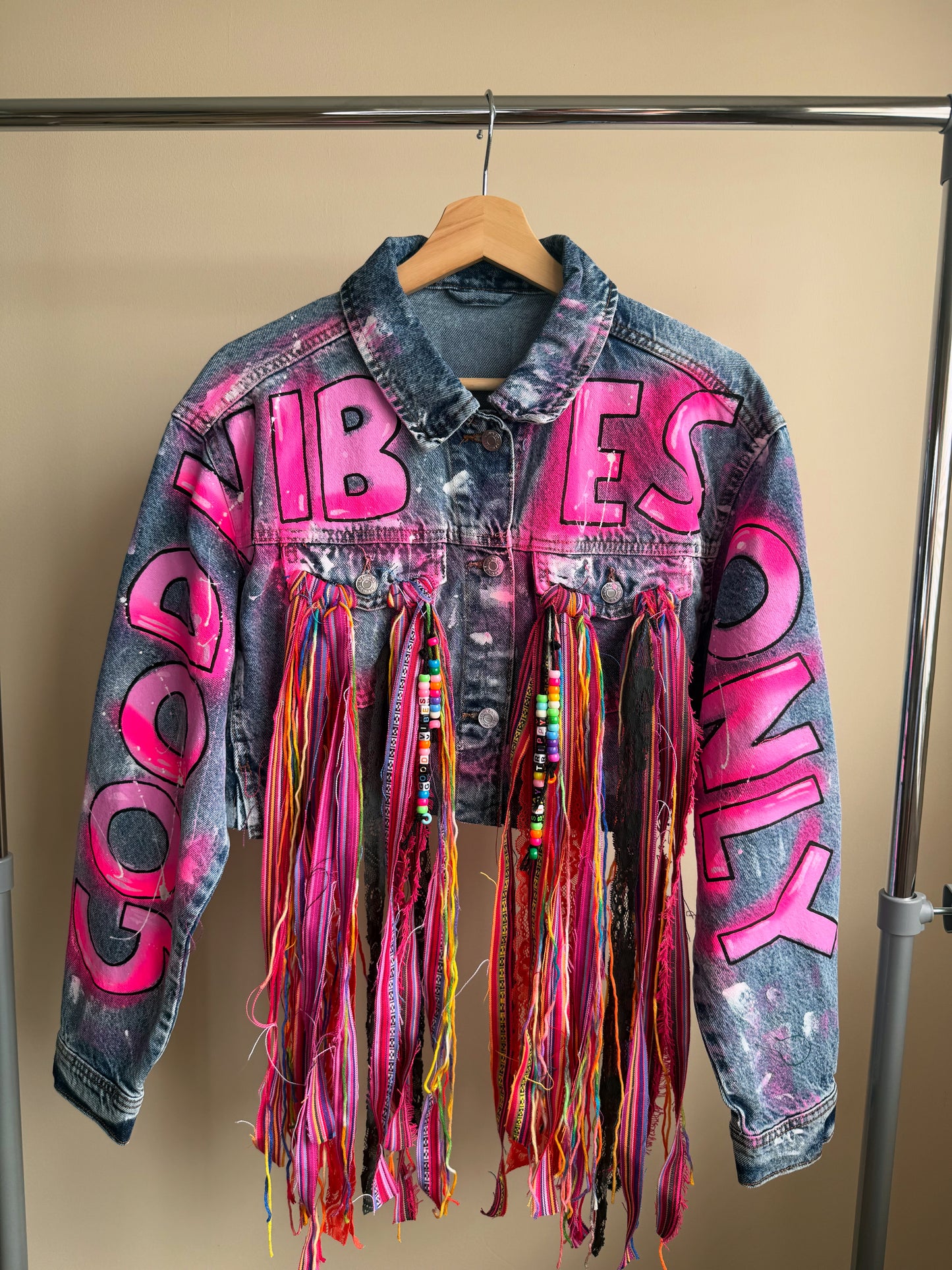 aaaGOODVIBESONLY’ adults cropped denim jacket