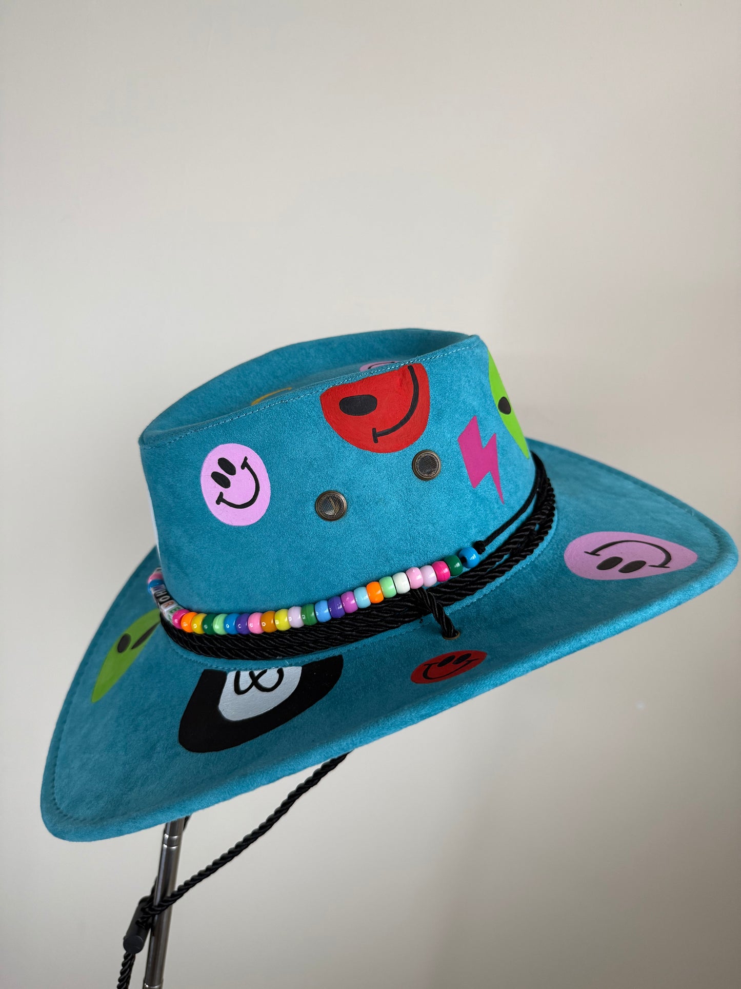 aaaK3T WH0R3’ Festival Hat
