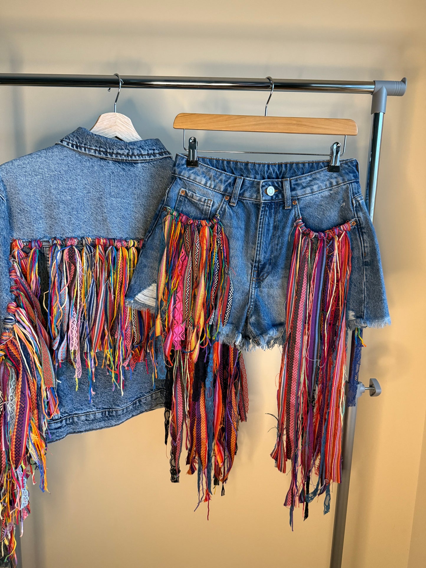 aaaTASSELBoho’ denim shorts
