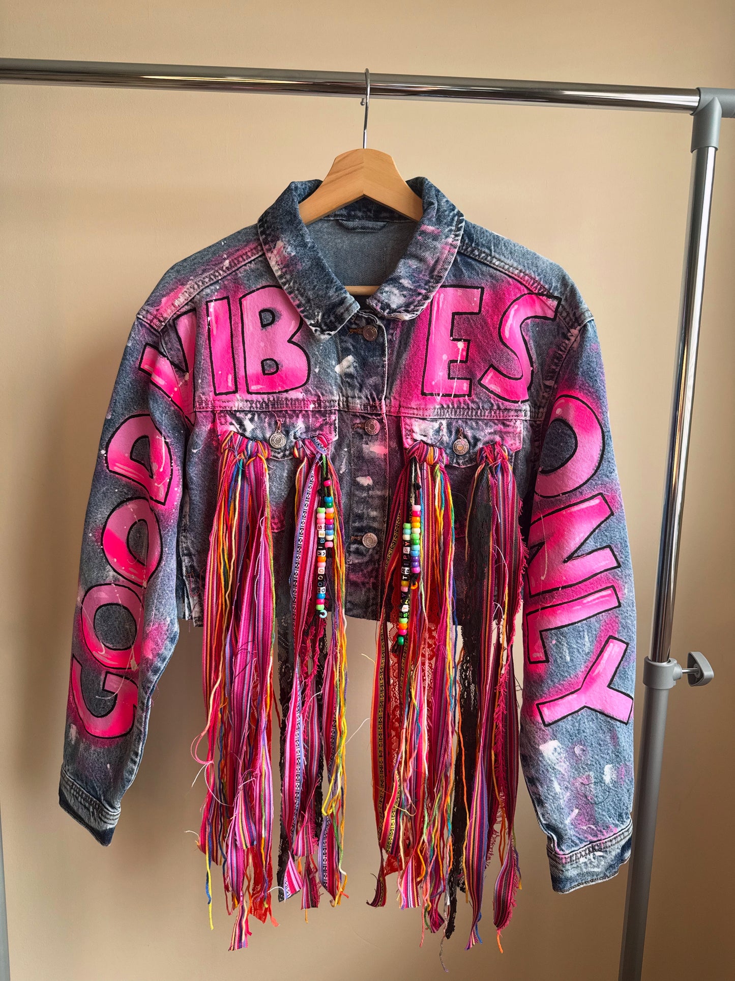 aaaGOODVIBESONLY’ adults cropped denim jacket
