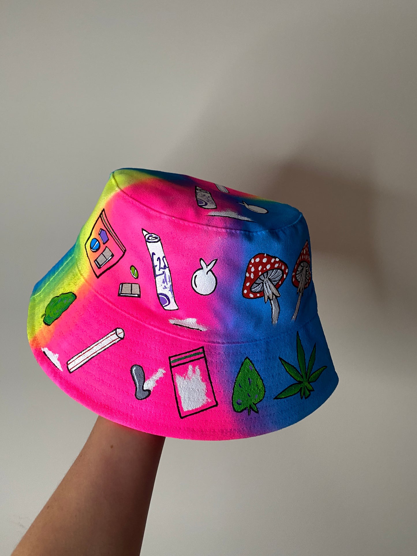 zCWH0RE’ bucket hat