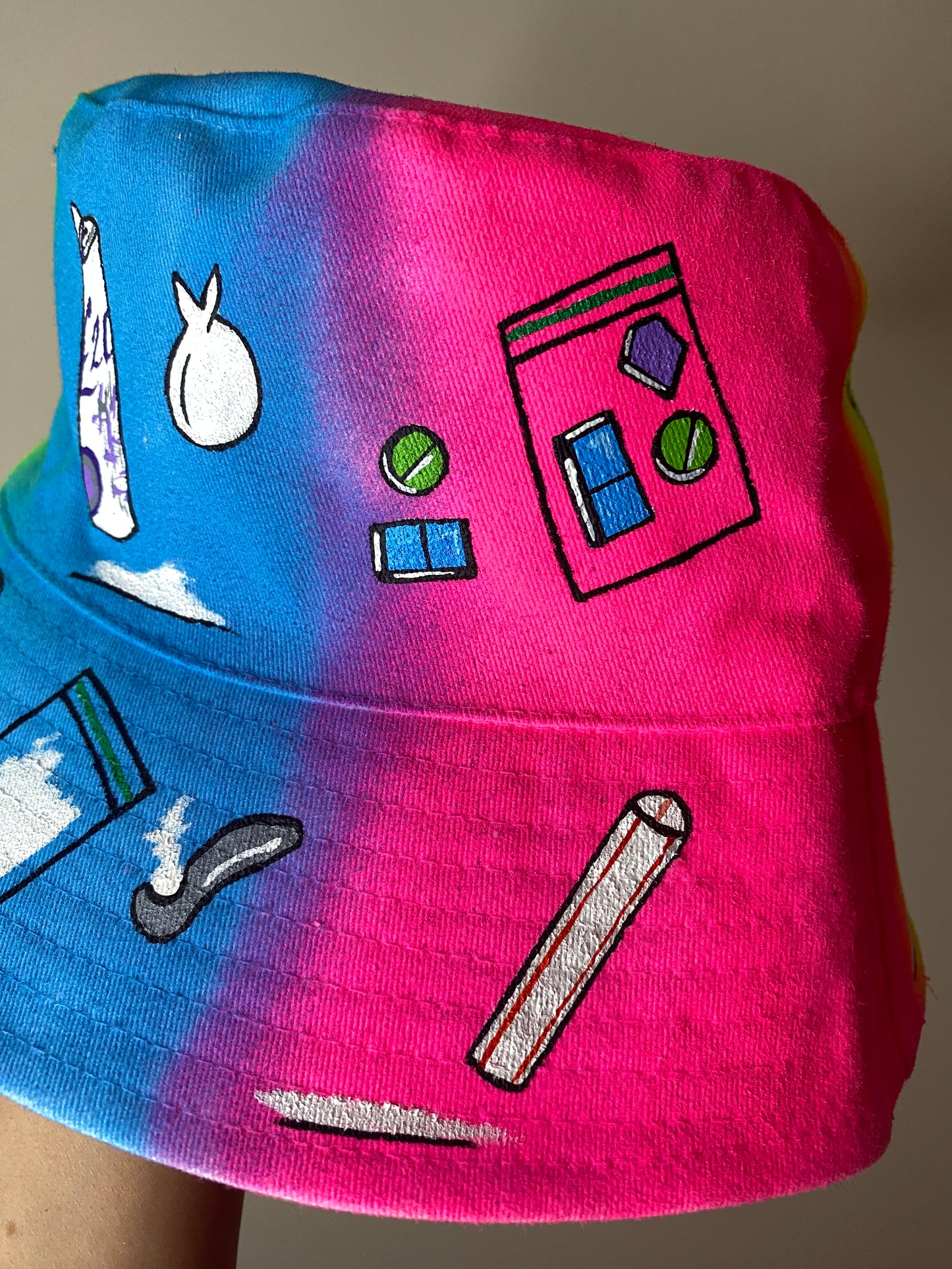 zCWH0RE’ bucket hat