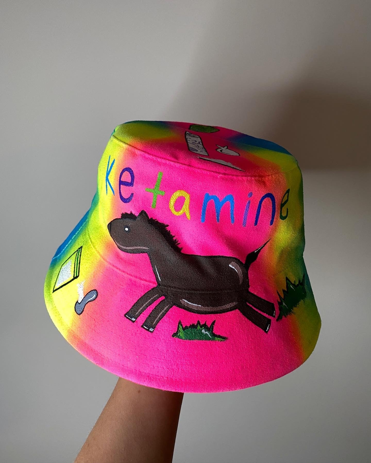 ‘zKETAM1NE’ bucket hat