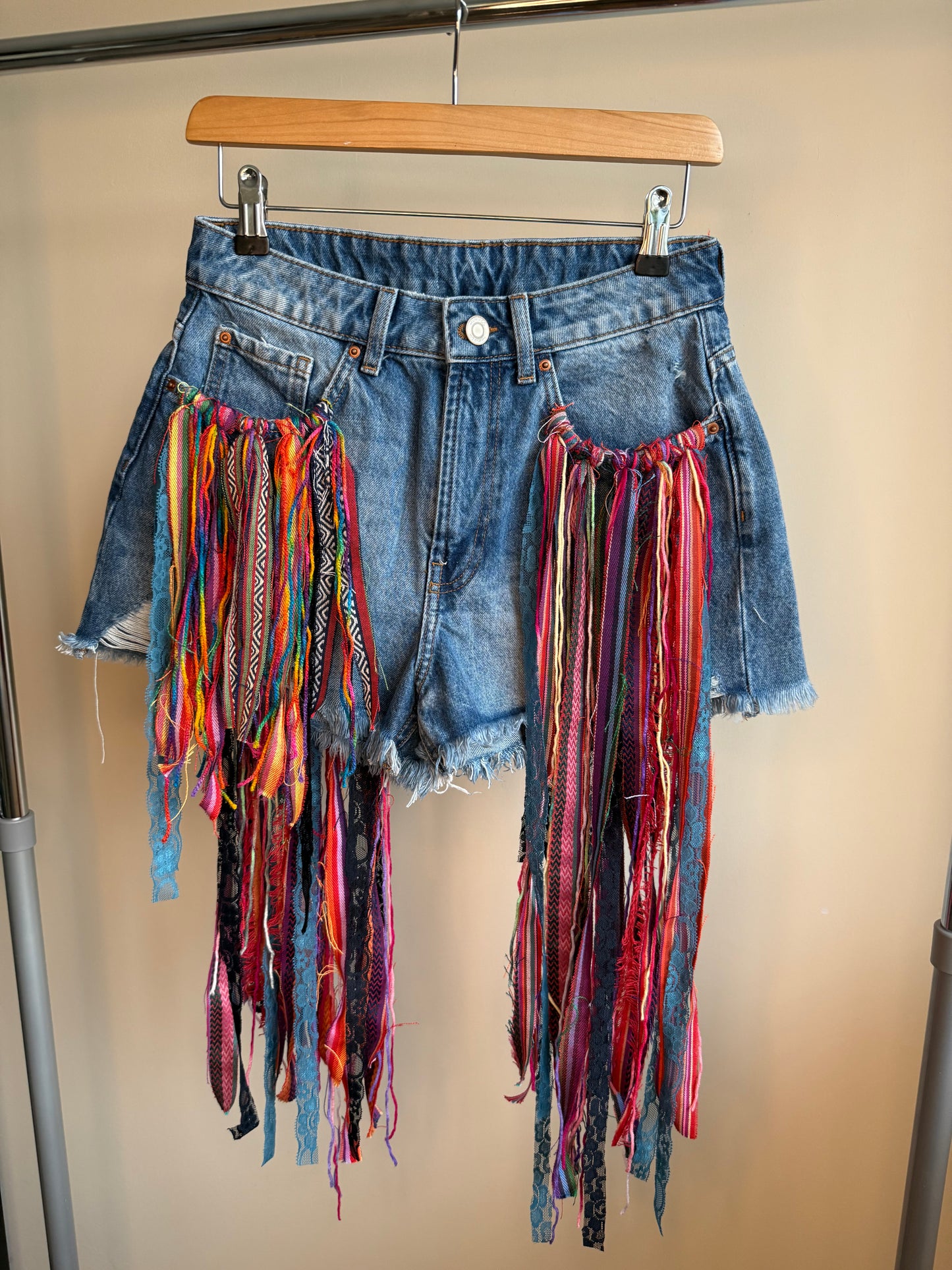 aaaTASSELBoho’ denim shorts