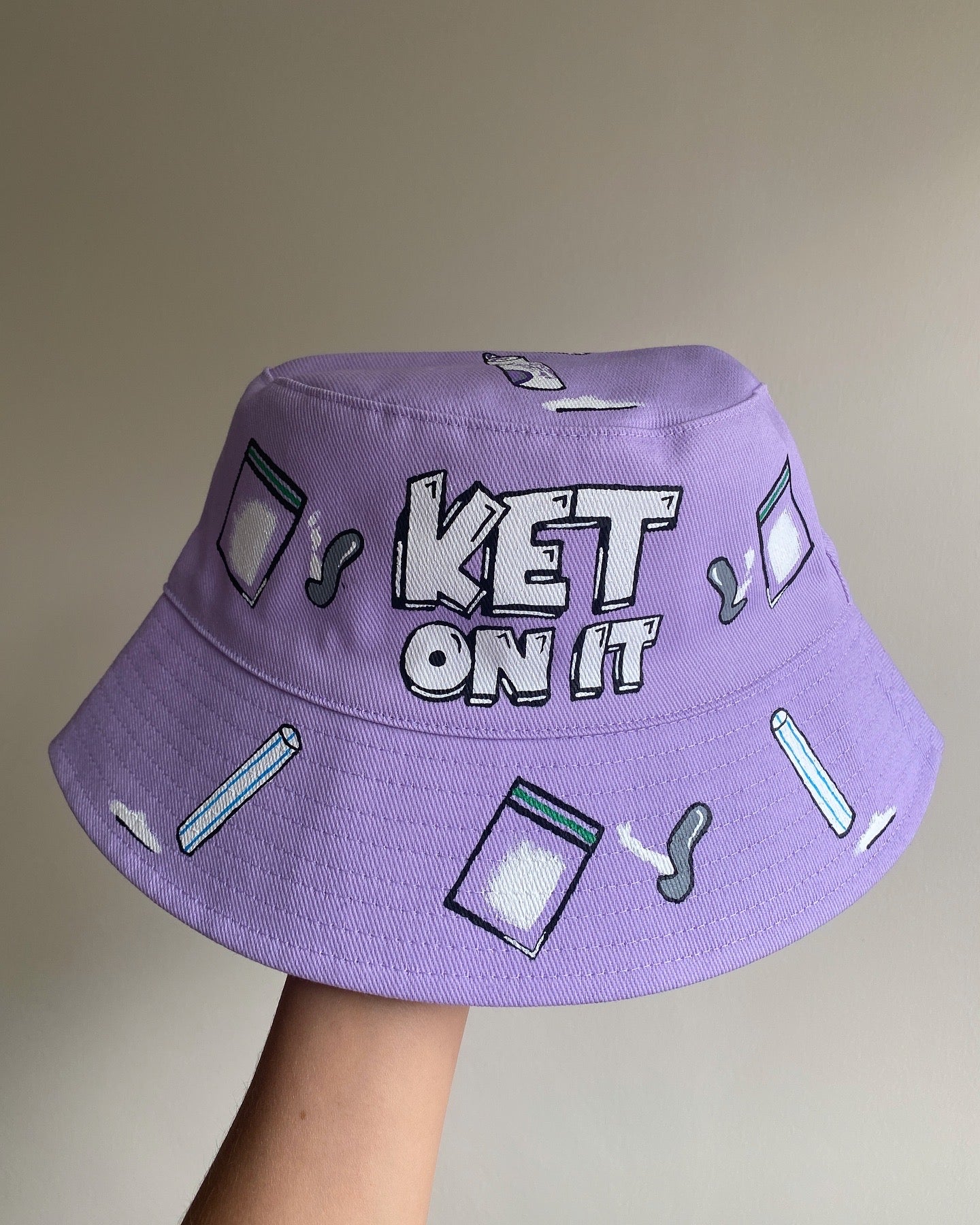 ‘zKETONIT’ bucket hat