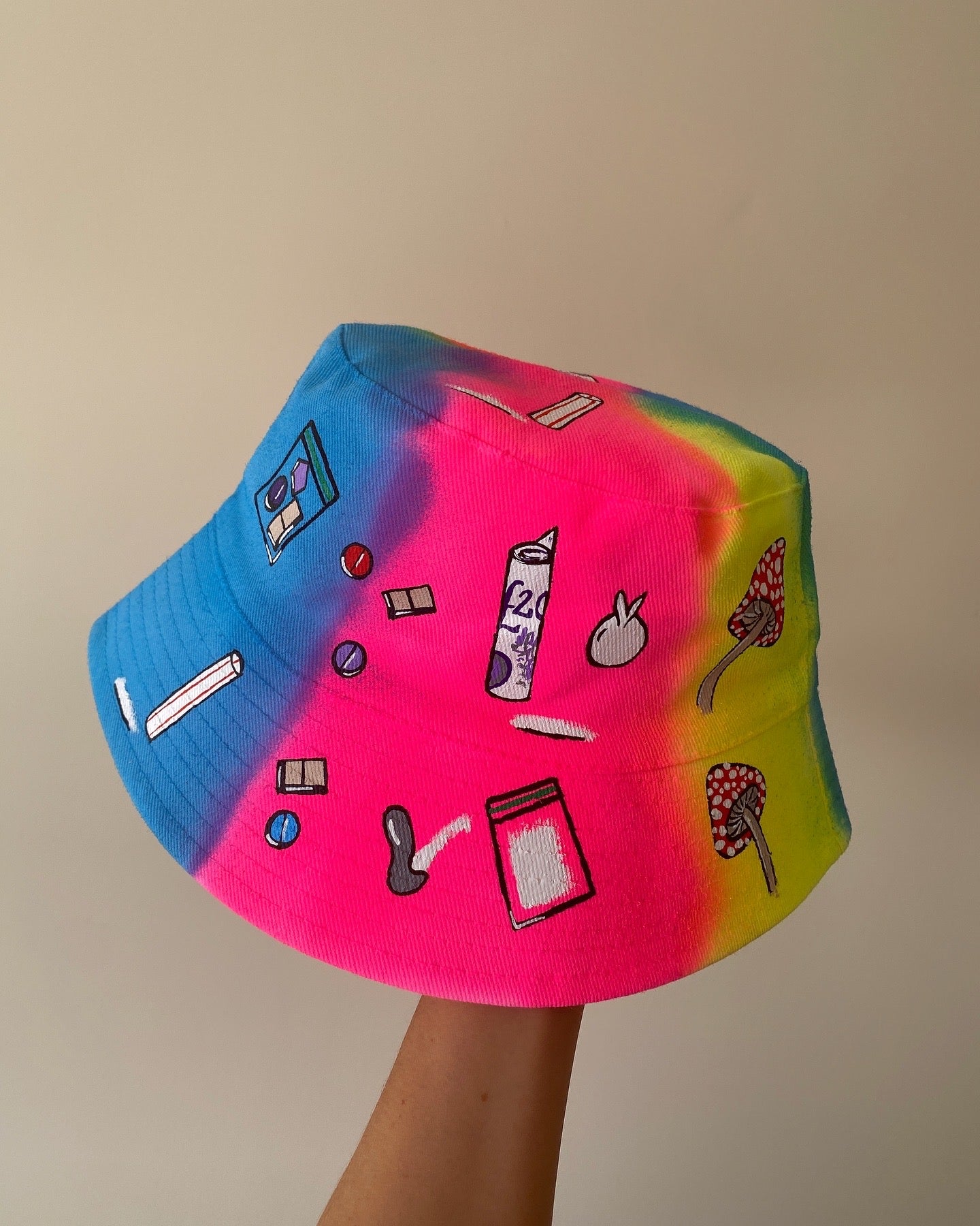 zCWH0RE’ bucket hat