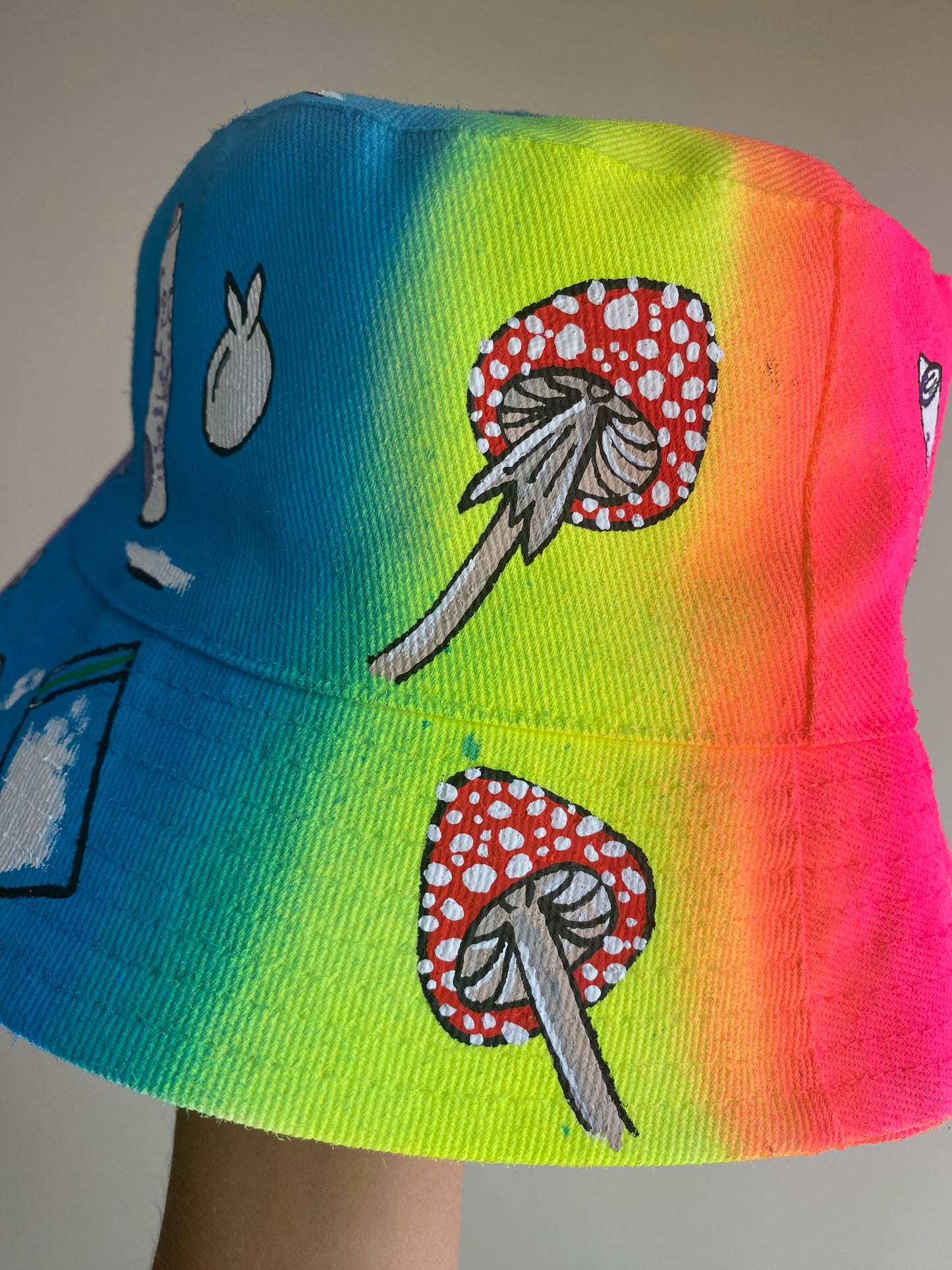 zCWH0RE’ bucket hat