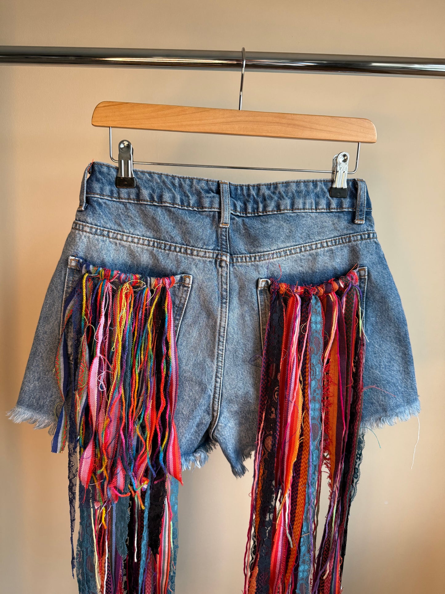 aaaTASSELBoho’ denim shorts