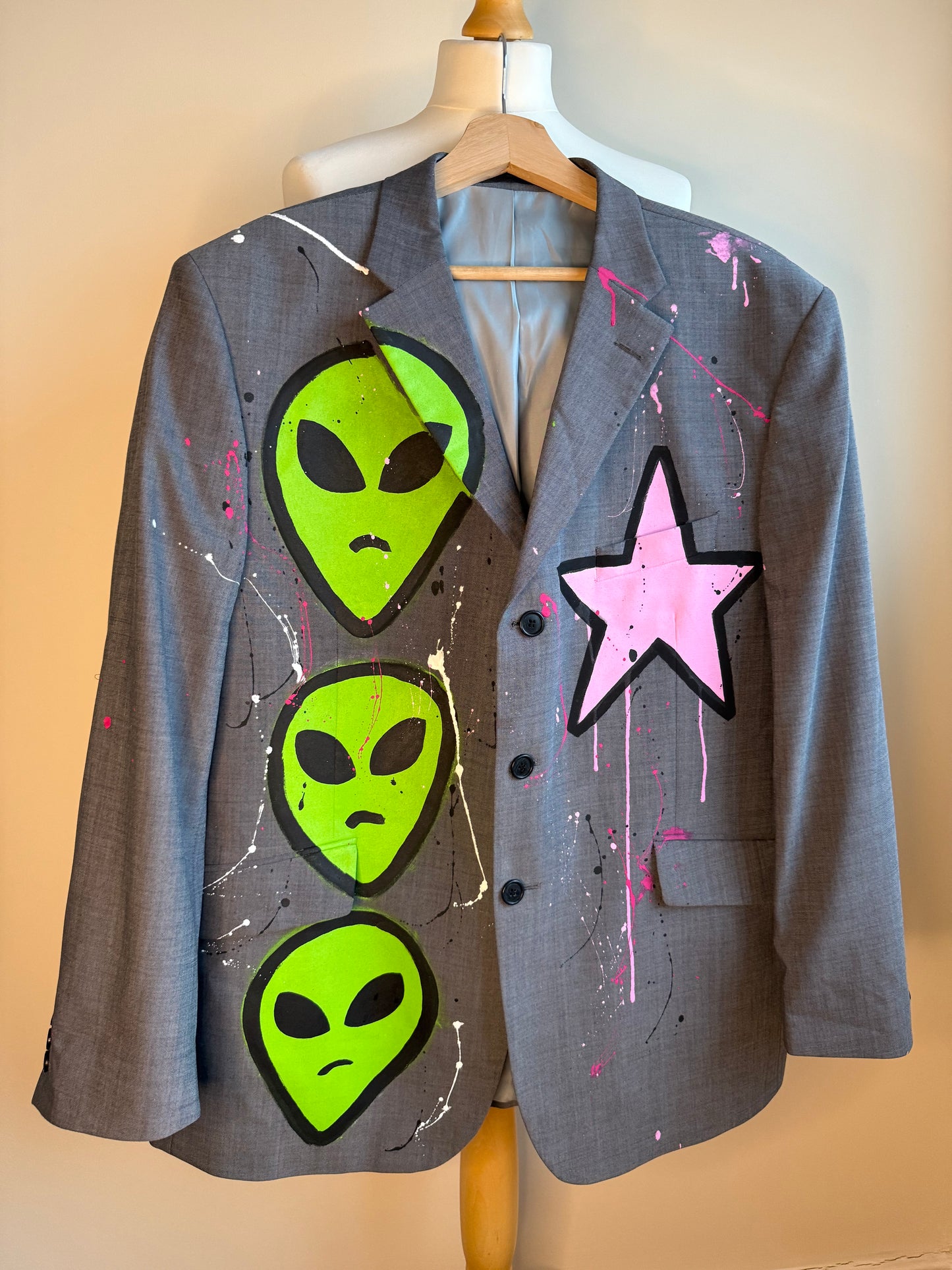 aAlien’ blazer
