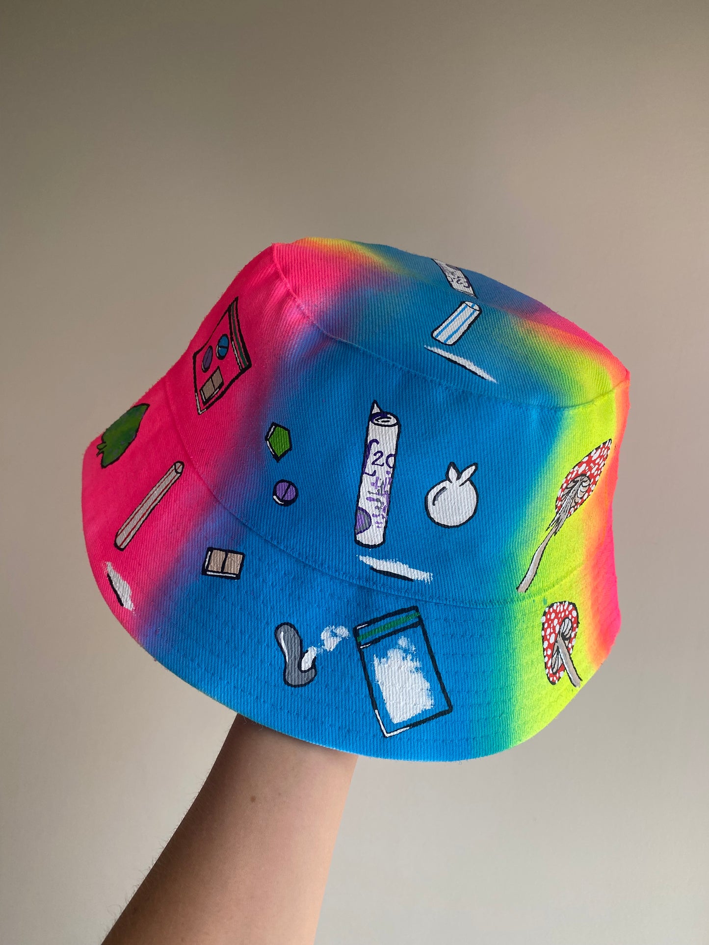 zCWH0RE’ bucket hat
