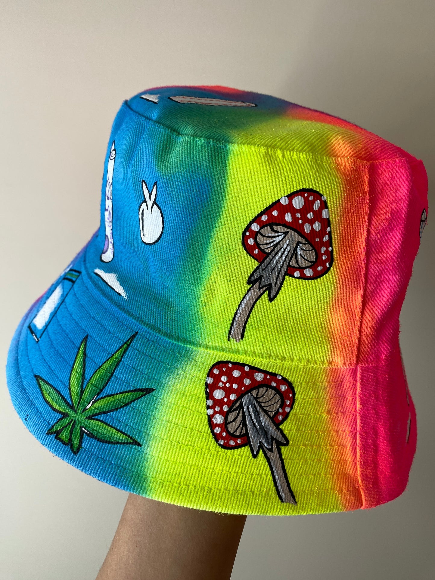 zCWH0RE’ bucket hat