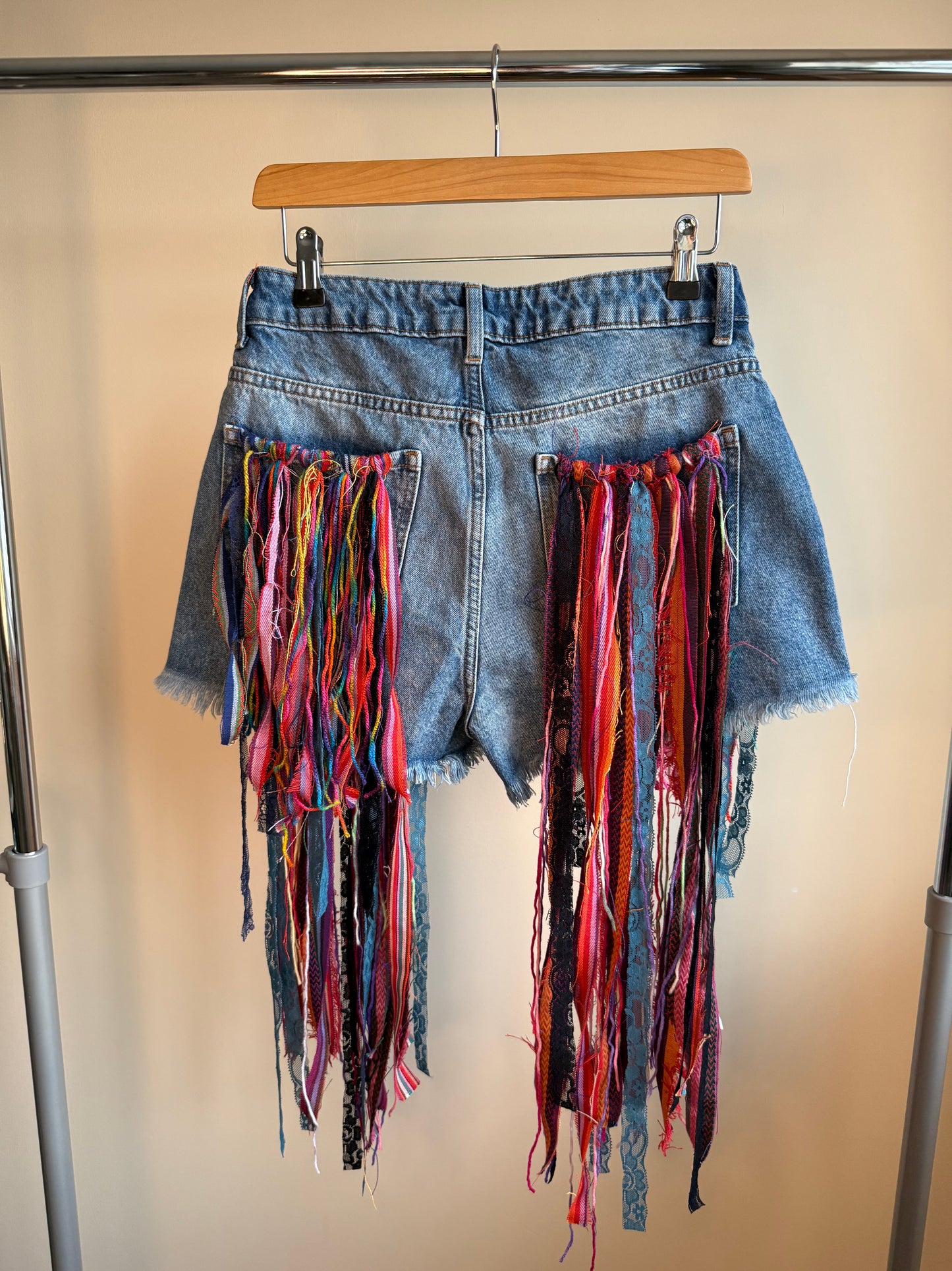 aaaTASSELBoho’ denim shorts