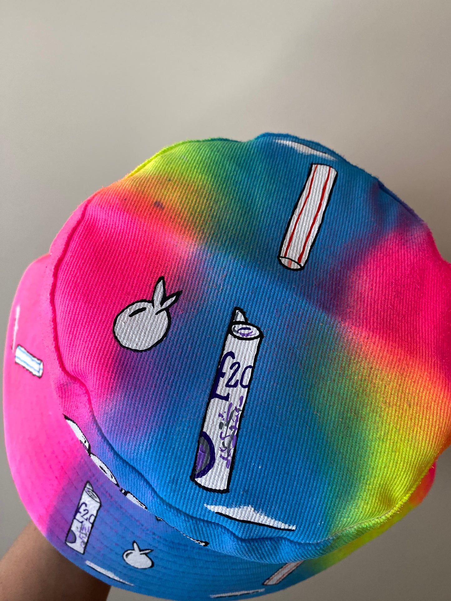 zCWH0RE’ bucket hat