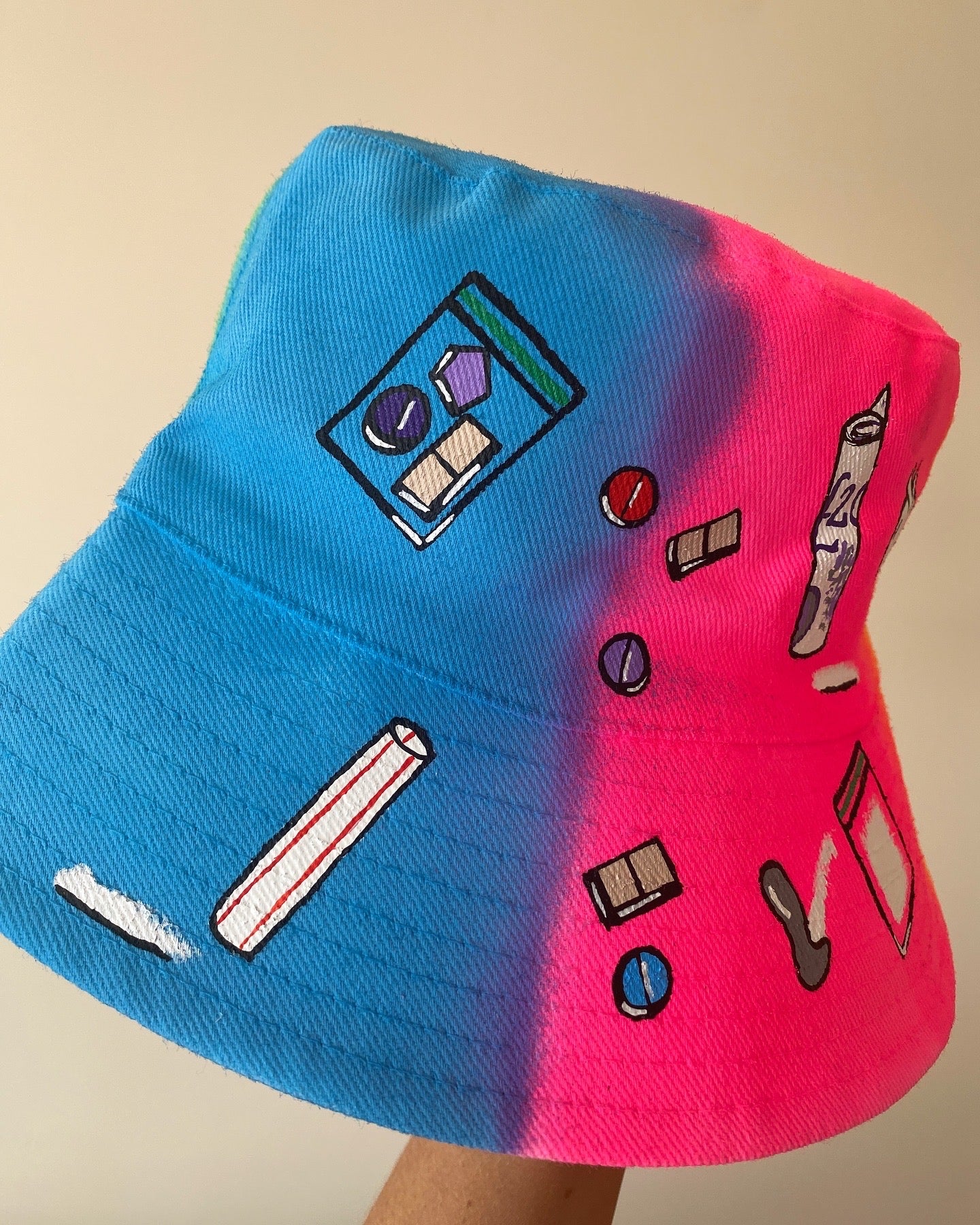 zCWH0RE’ bucket hat