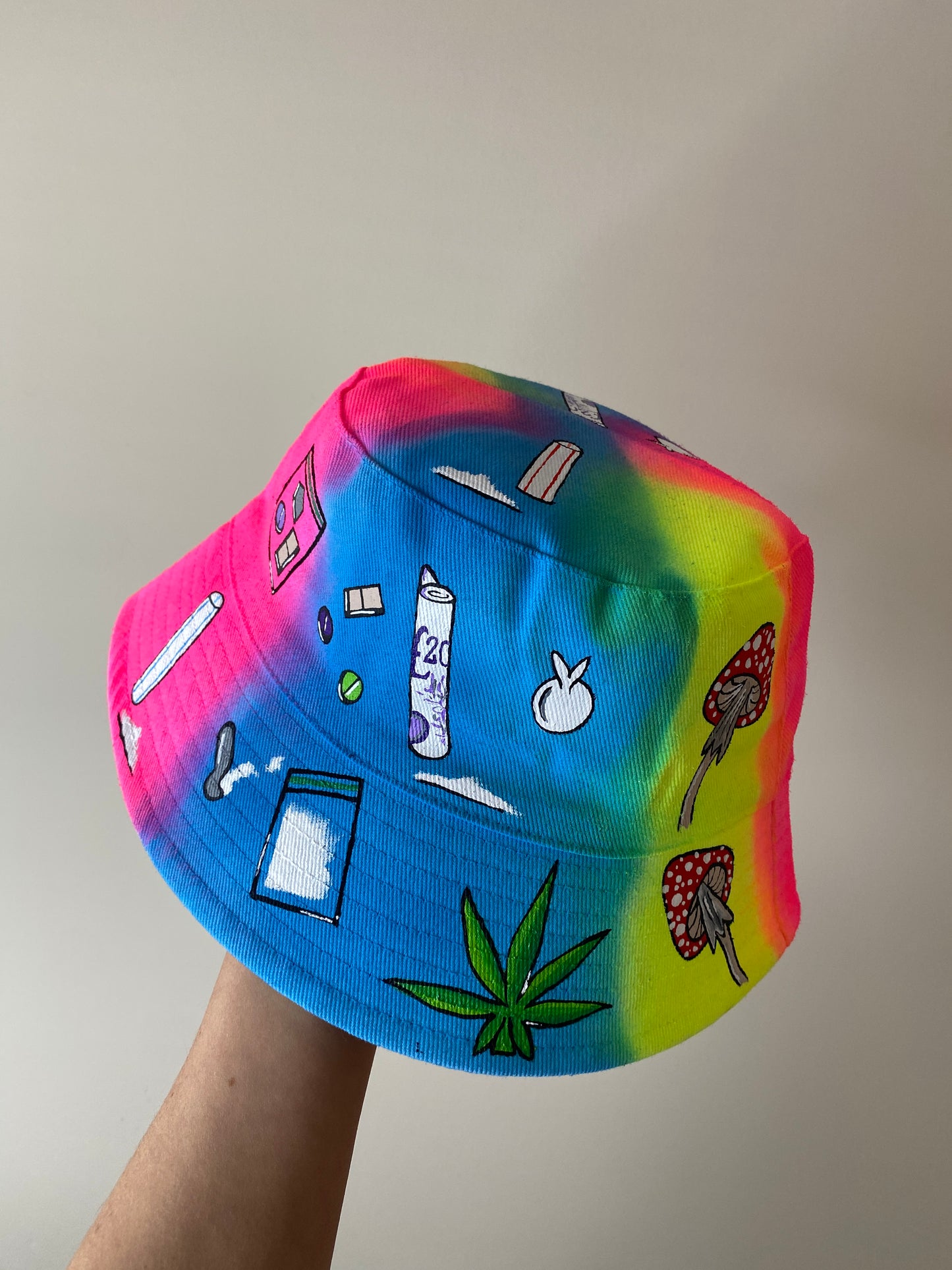 zCWH0RE’ bucket hat