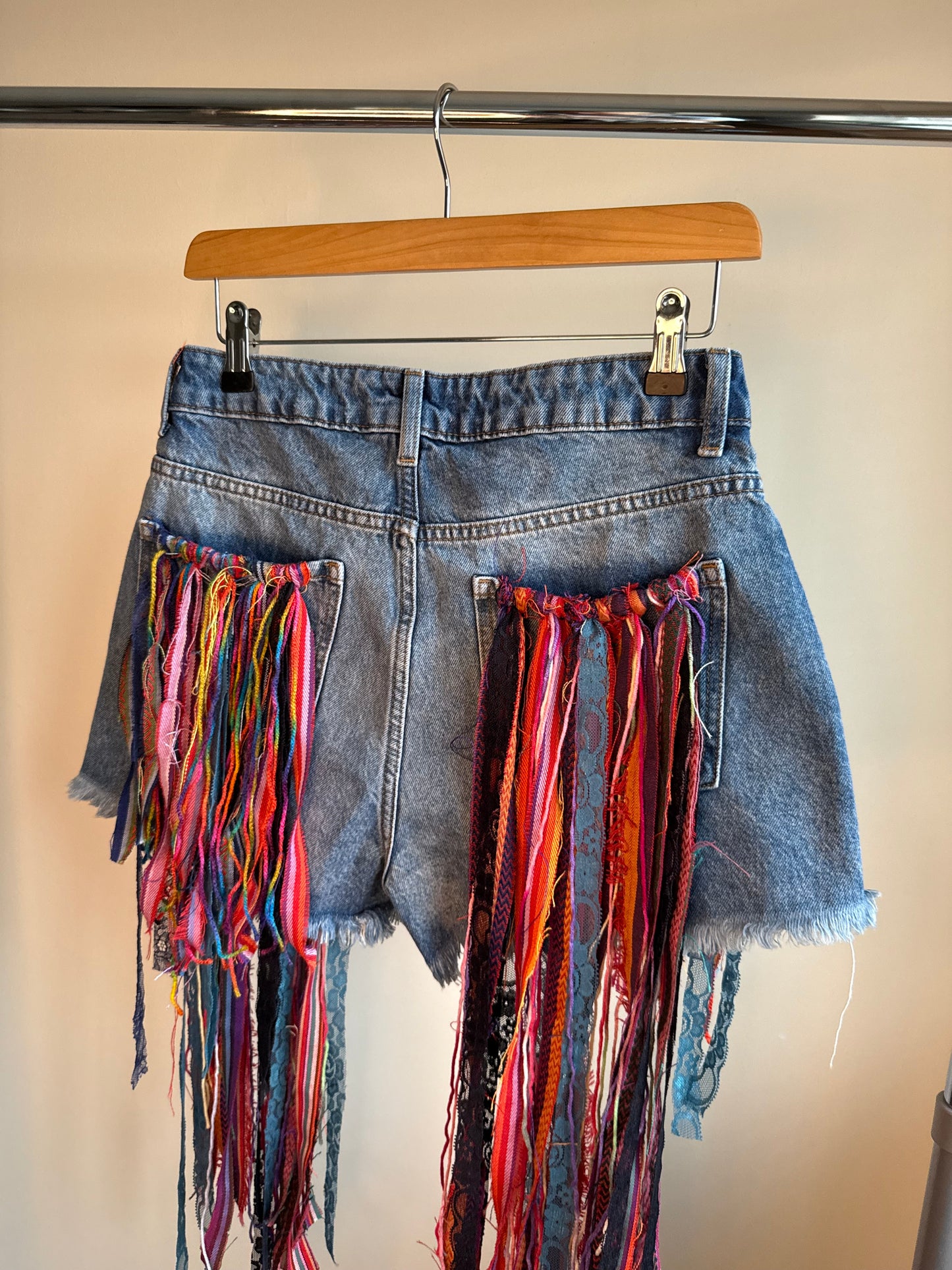 aaaTASSELBoho’ denim shorts