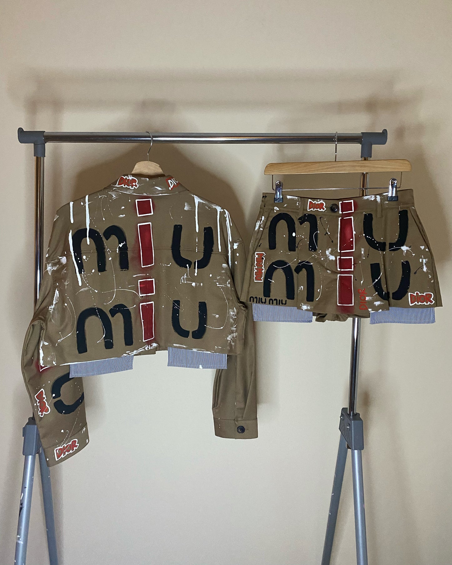zMUIGRAFFITI’ skirt and jacket set.