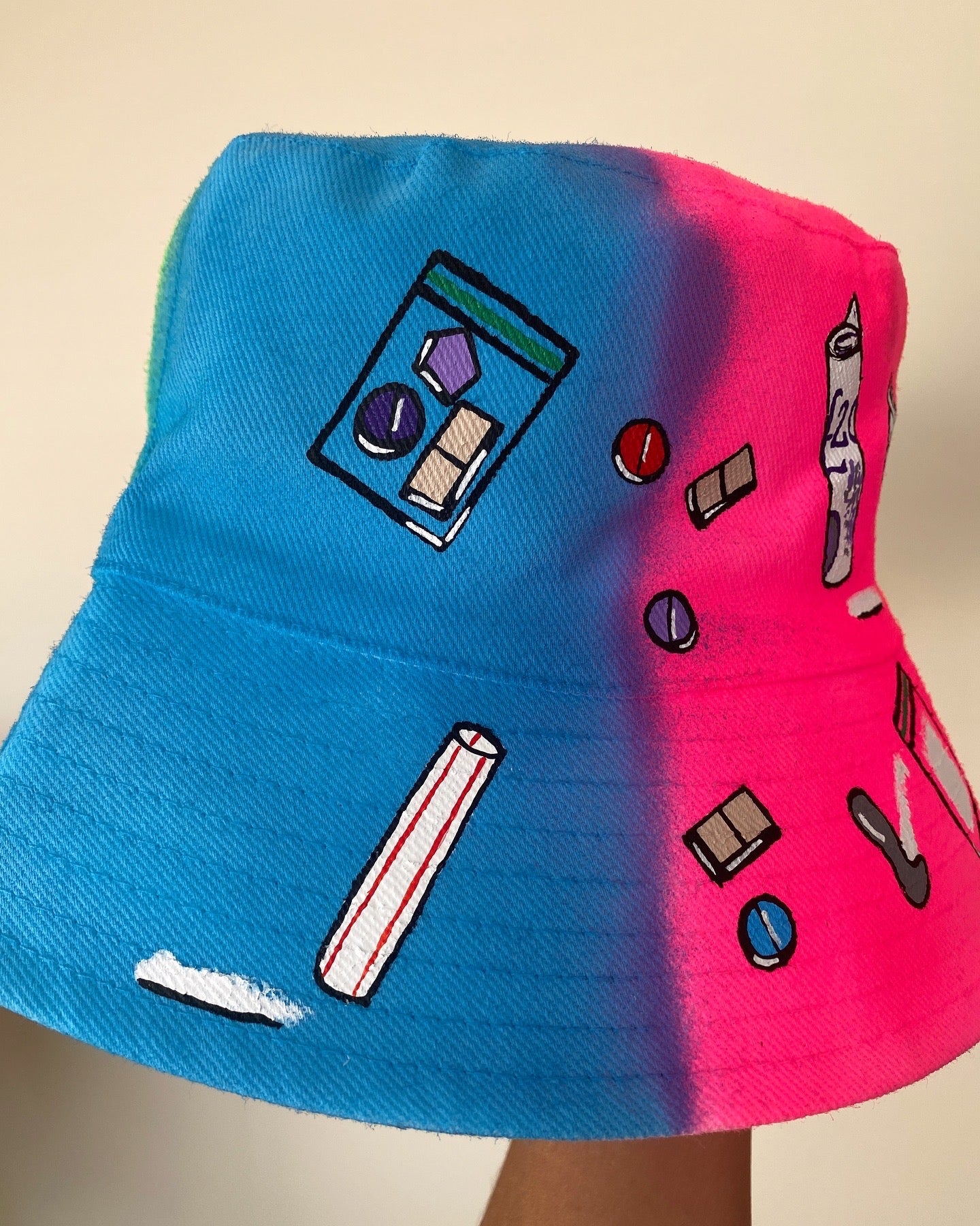 zCWH0RE’ bucket hat