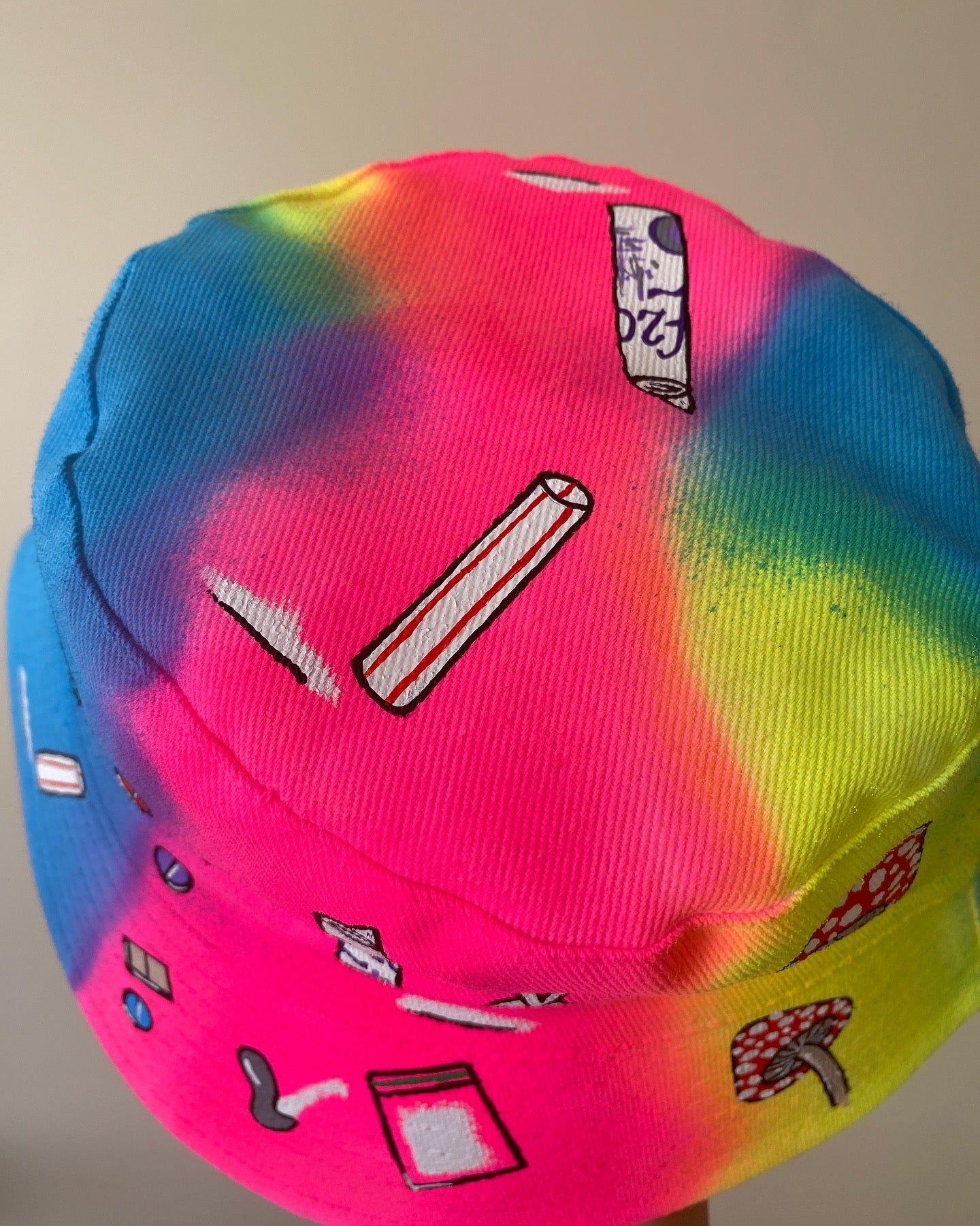 zCWH0RE’ bucket hat