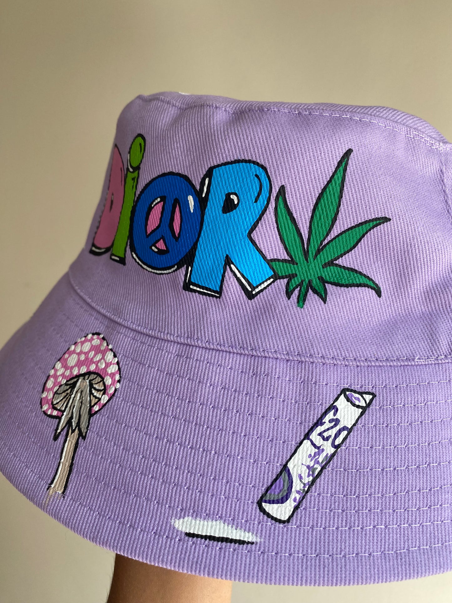 zCWH0RE’ bucket hat