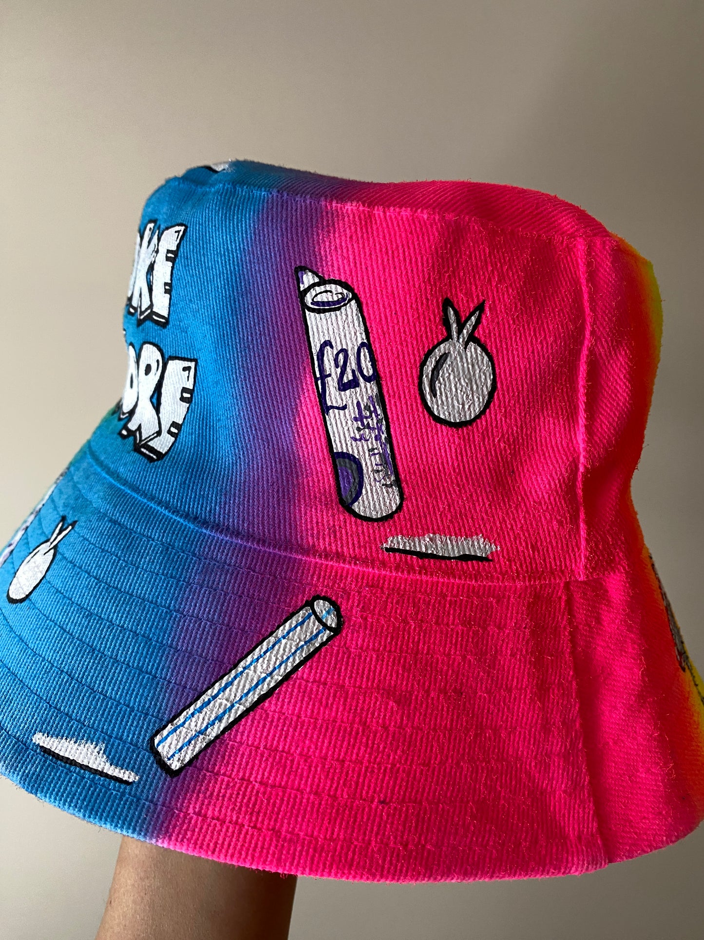 zCWH0RE’ bucket hat