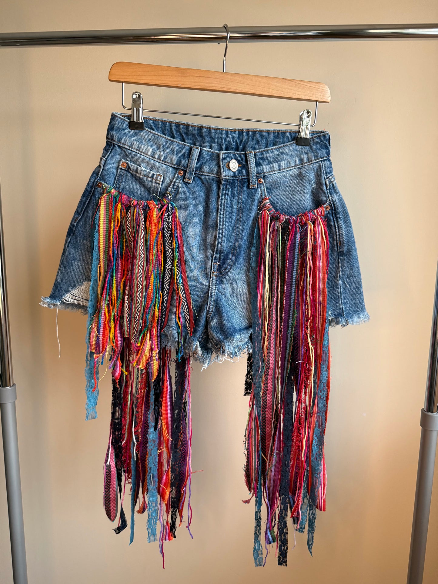 aaaTASSELBoho’ denim shorts