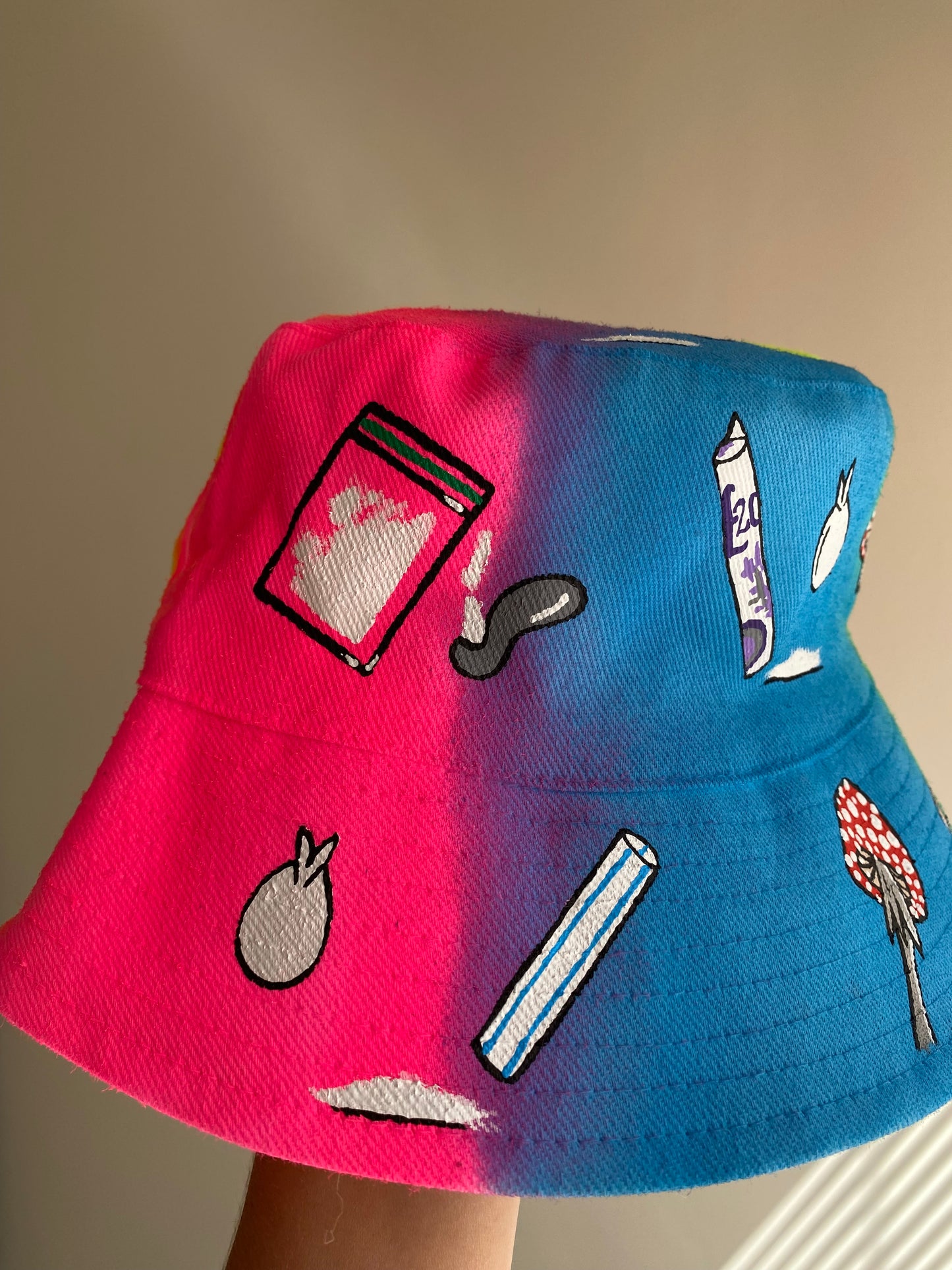 zCWH0RE’ bucket hat