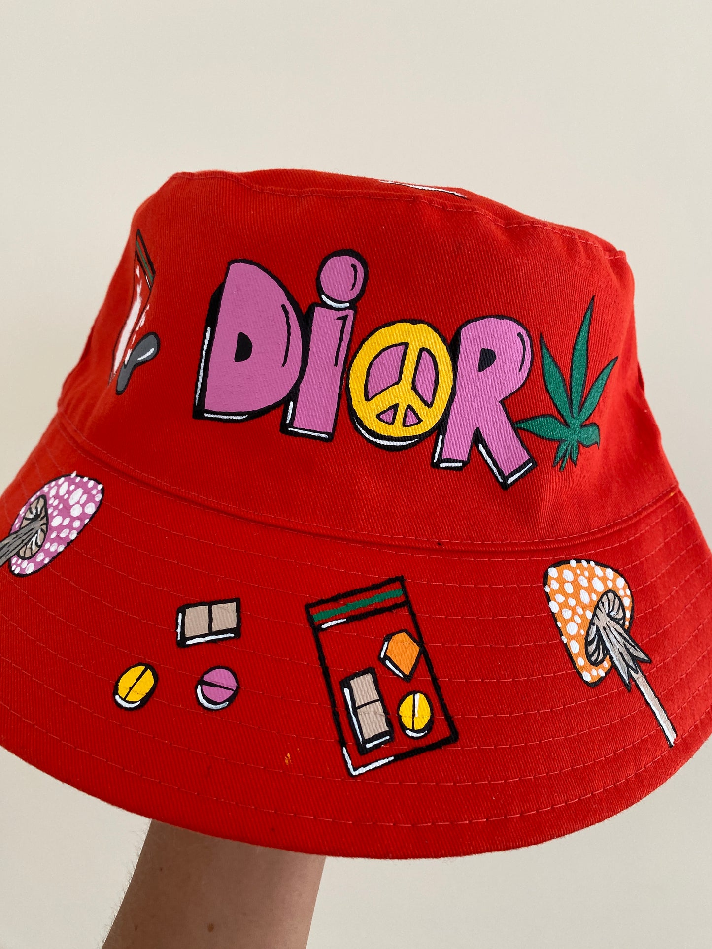 zCWH0RE’ bucket hat