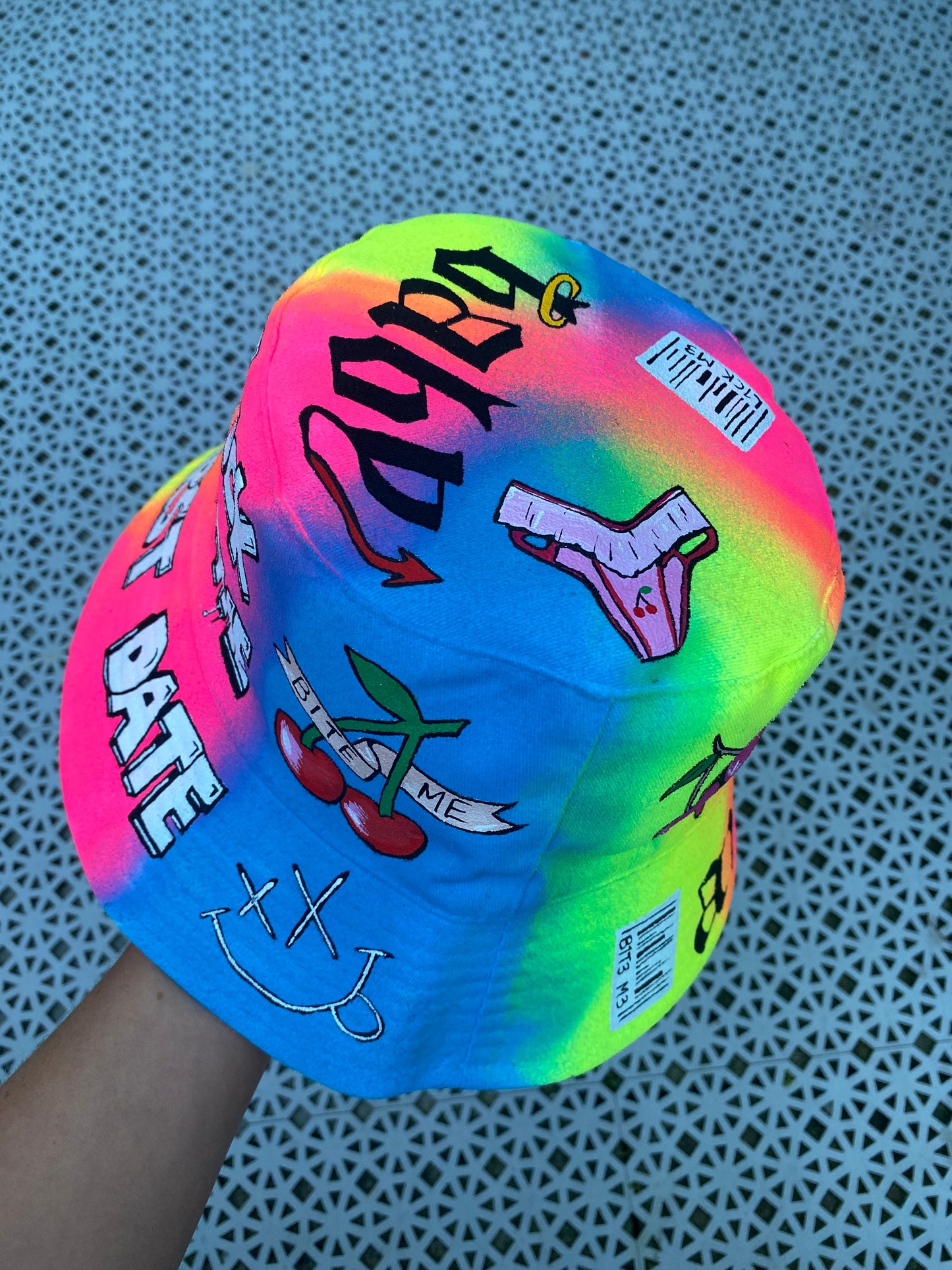 ‘zFCK ON THE FIRST DATE’ bucket hat