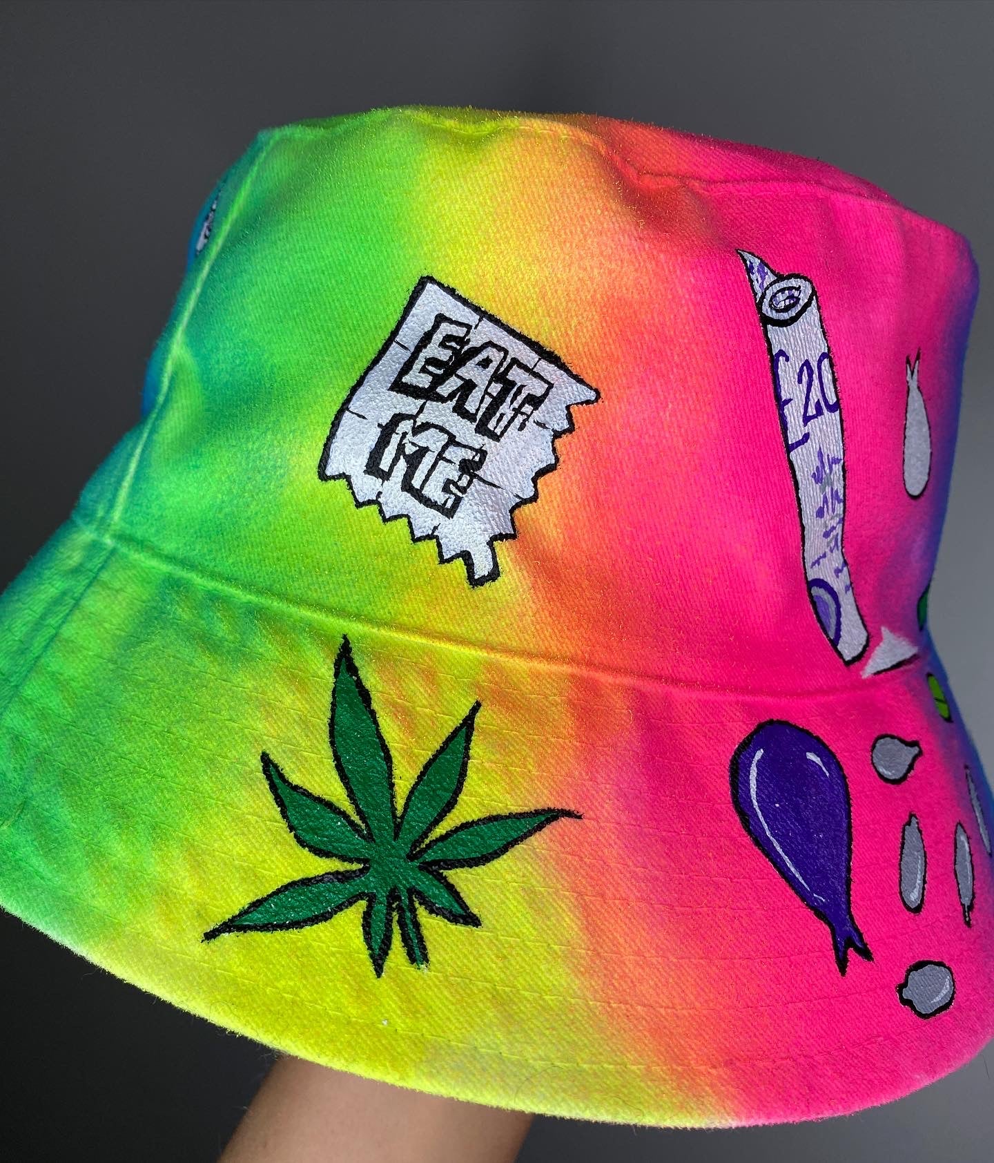 ‘zDONT FORGET TO GO HOME’ bucket hat