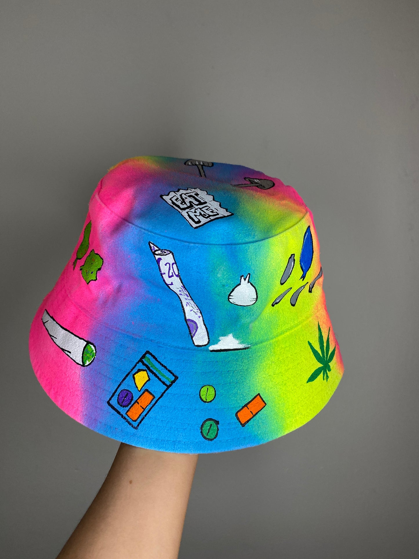 ‘zOFF MY FACE’ bucket hat