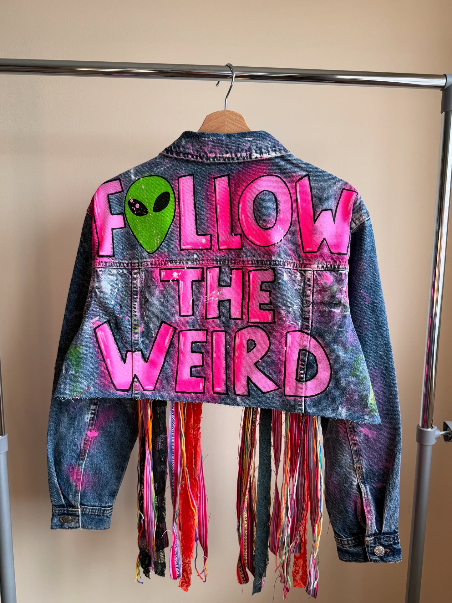 zFOLLOWTHEWEIRD’ adults cropped denim jacket