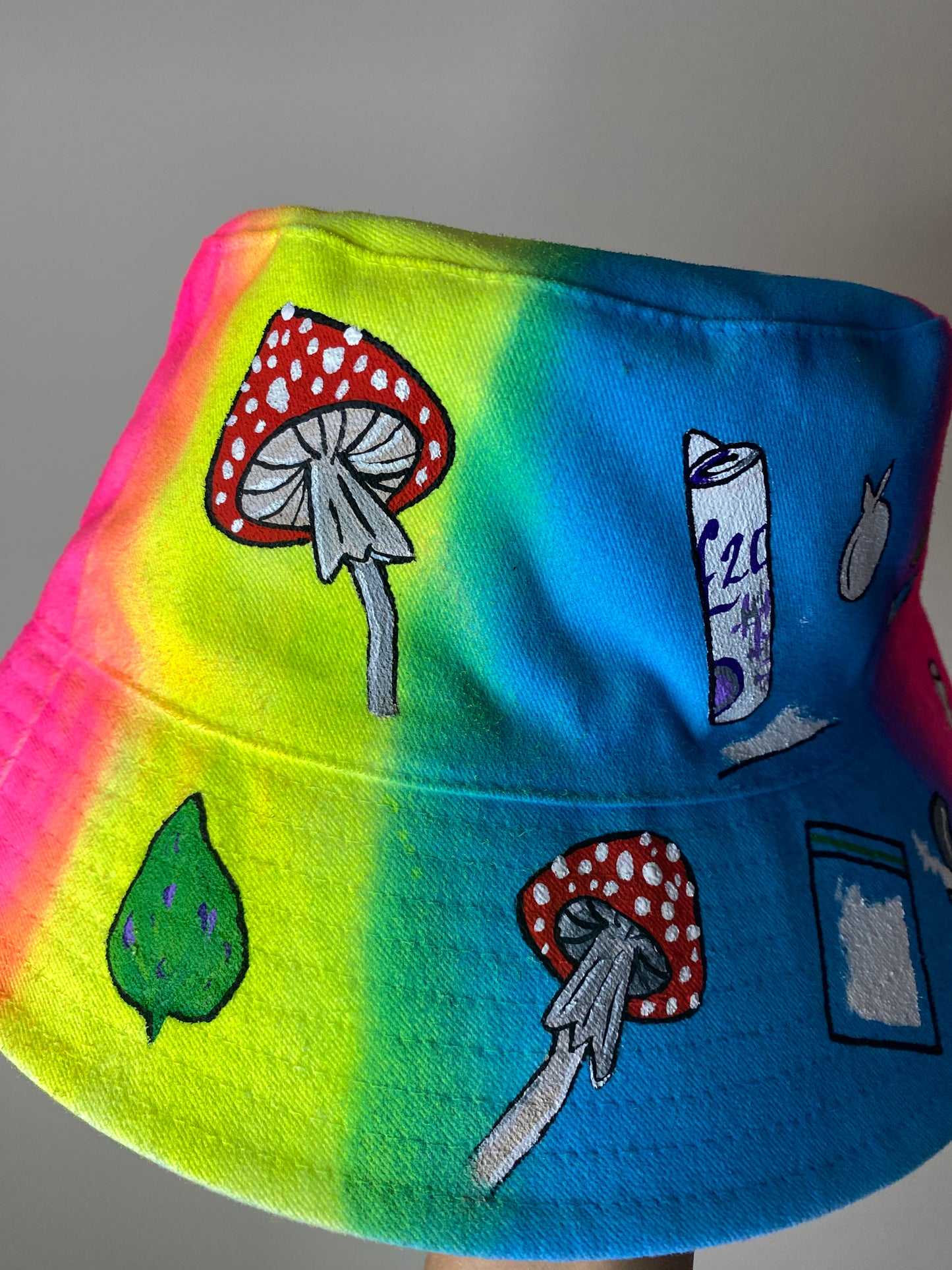 zCWH0RE’ bucket hat
