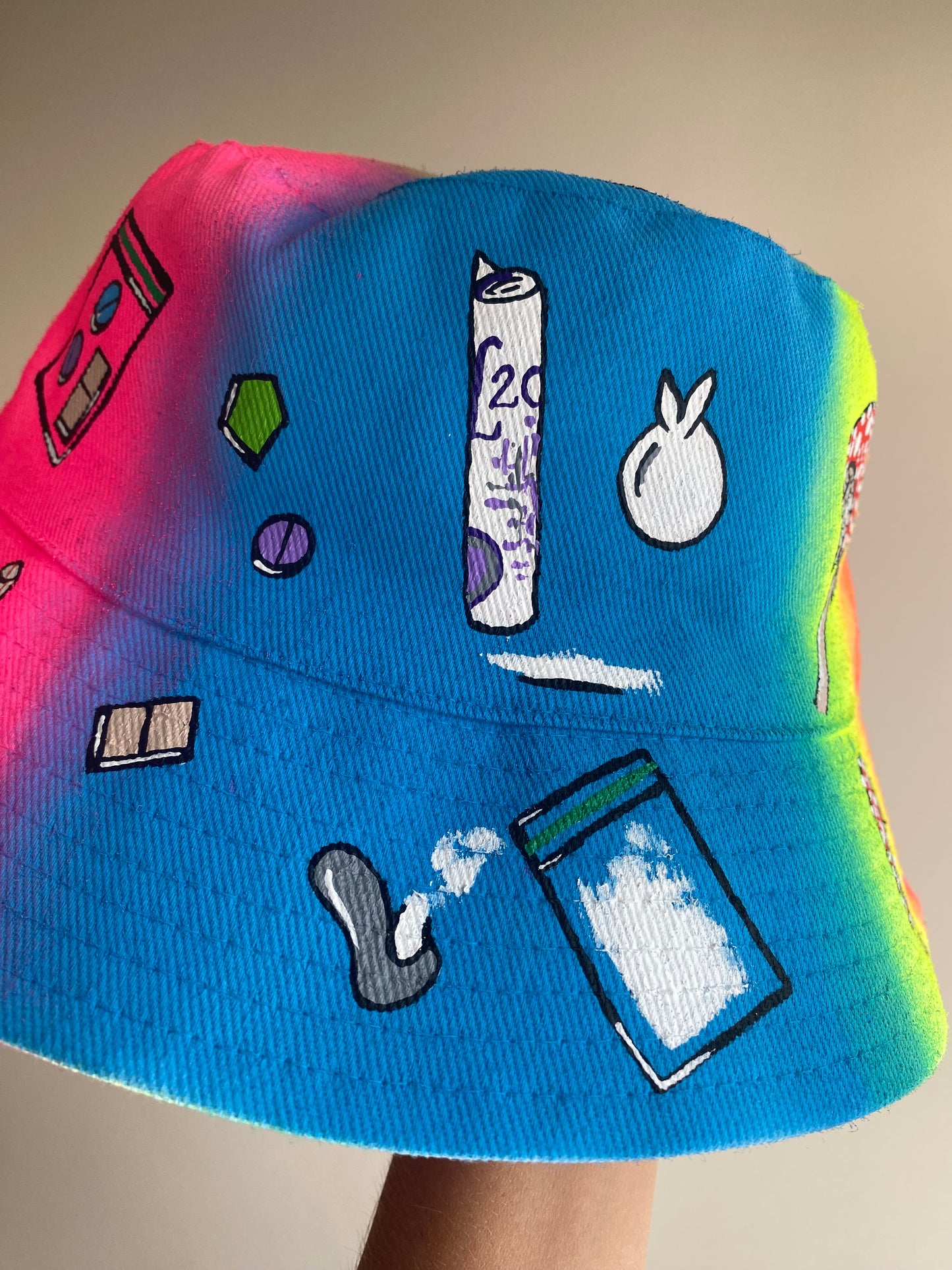 zCWH0RE’ bucket hat