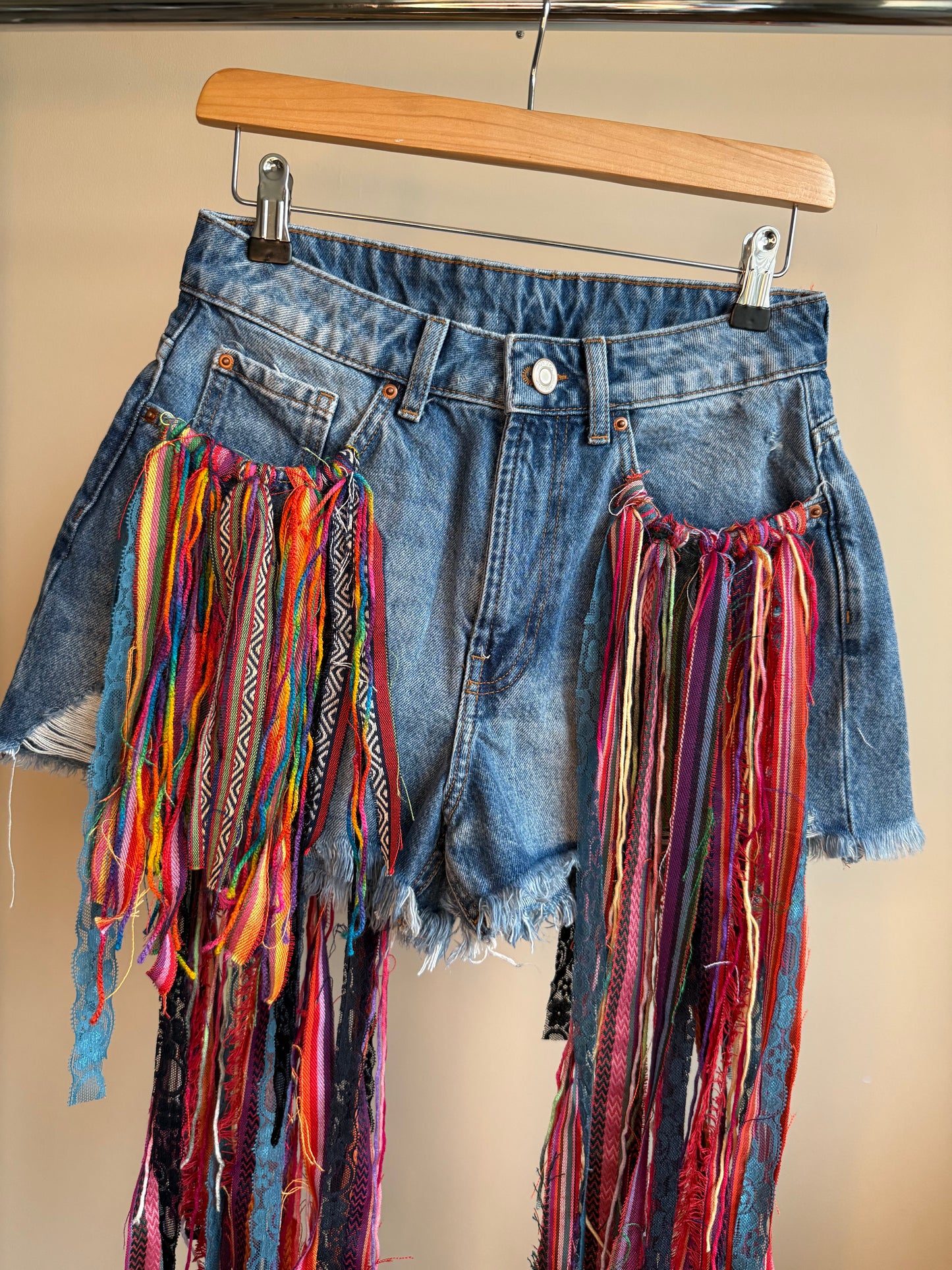 aaaTASSELBoho’ denim shorts