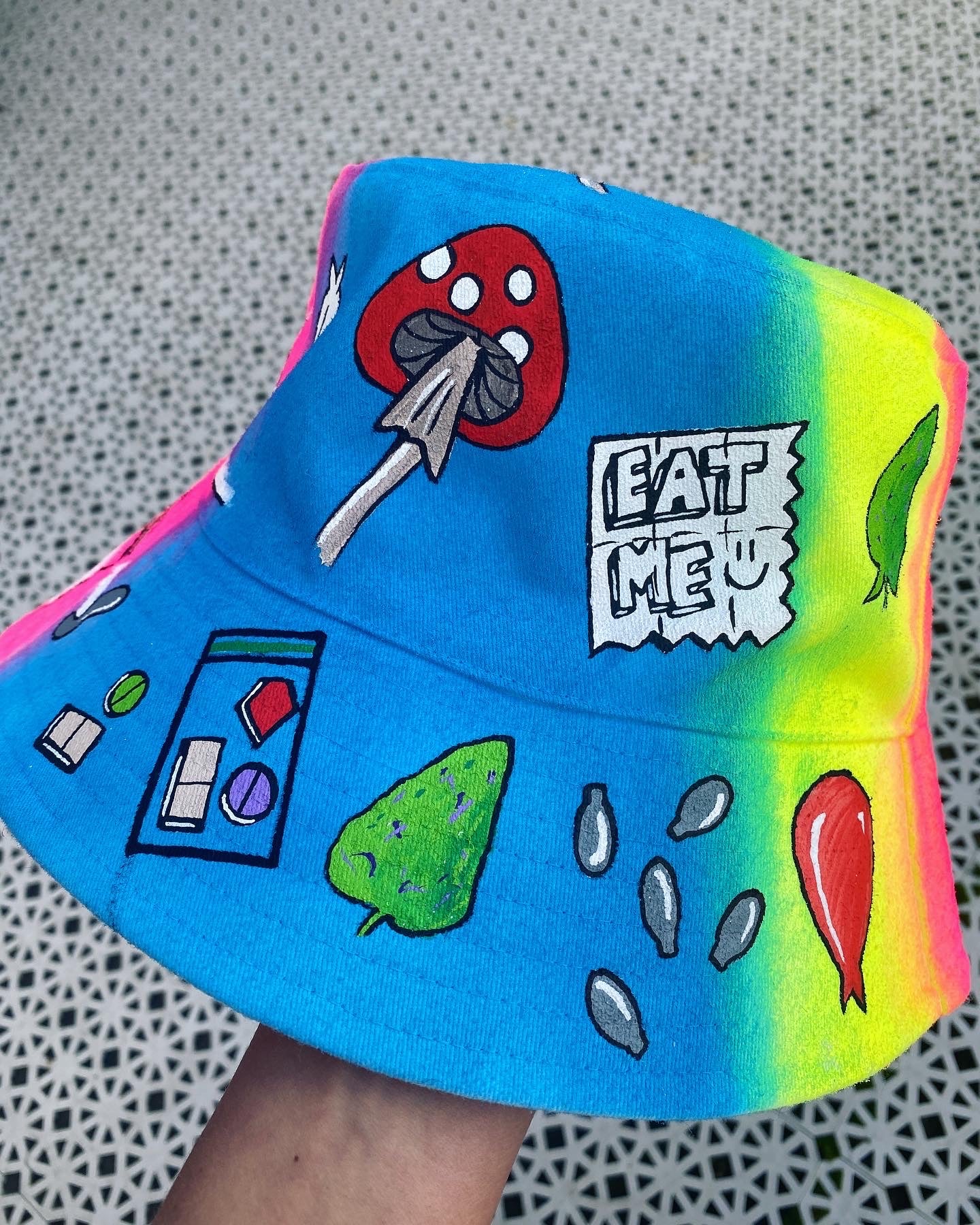 ‘zHERE FOR A GOOD TIME’ bucket hat