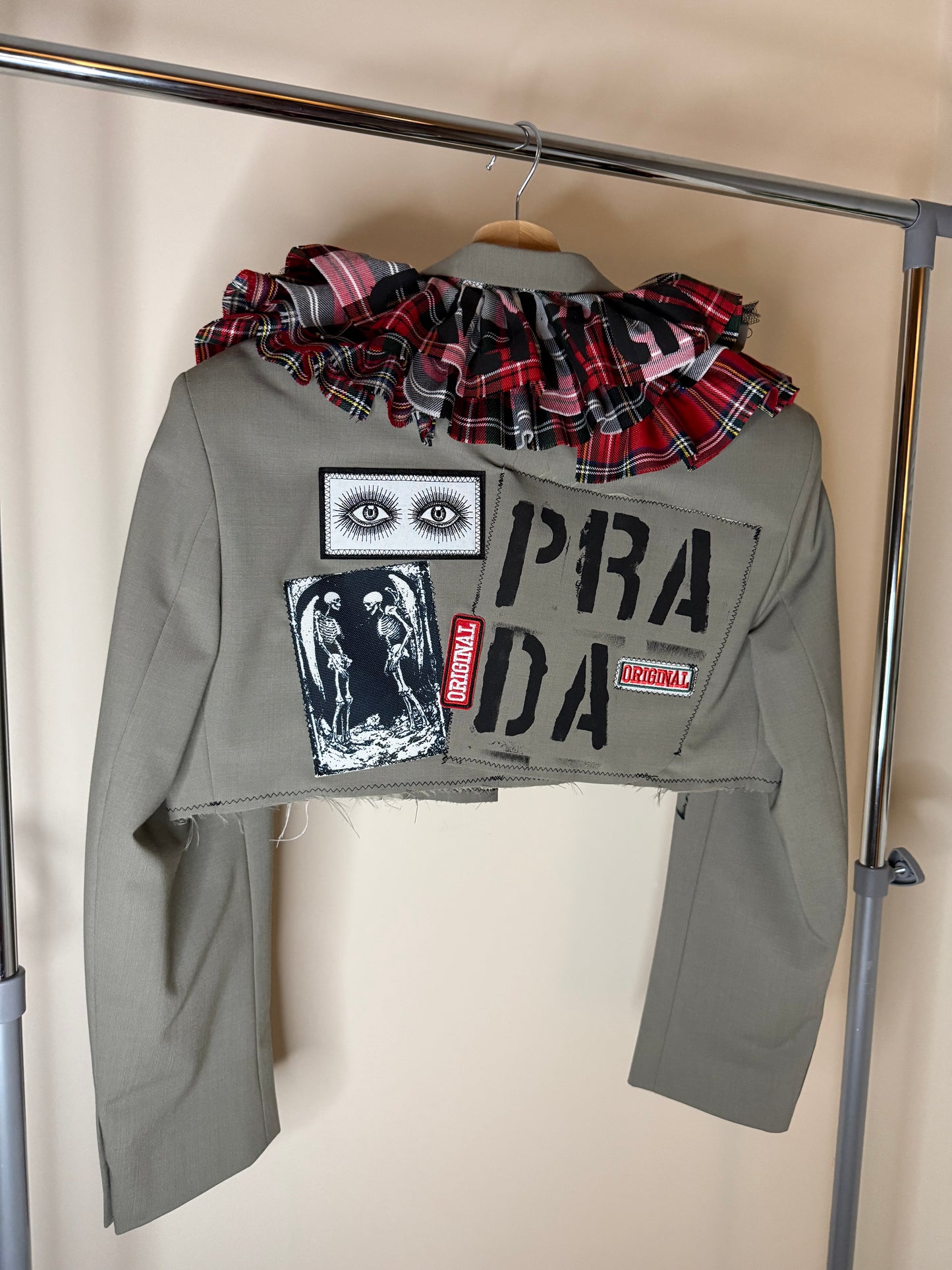 ZRuffle’ Cropped blazer