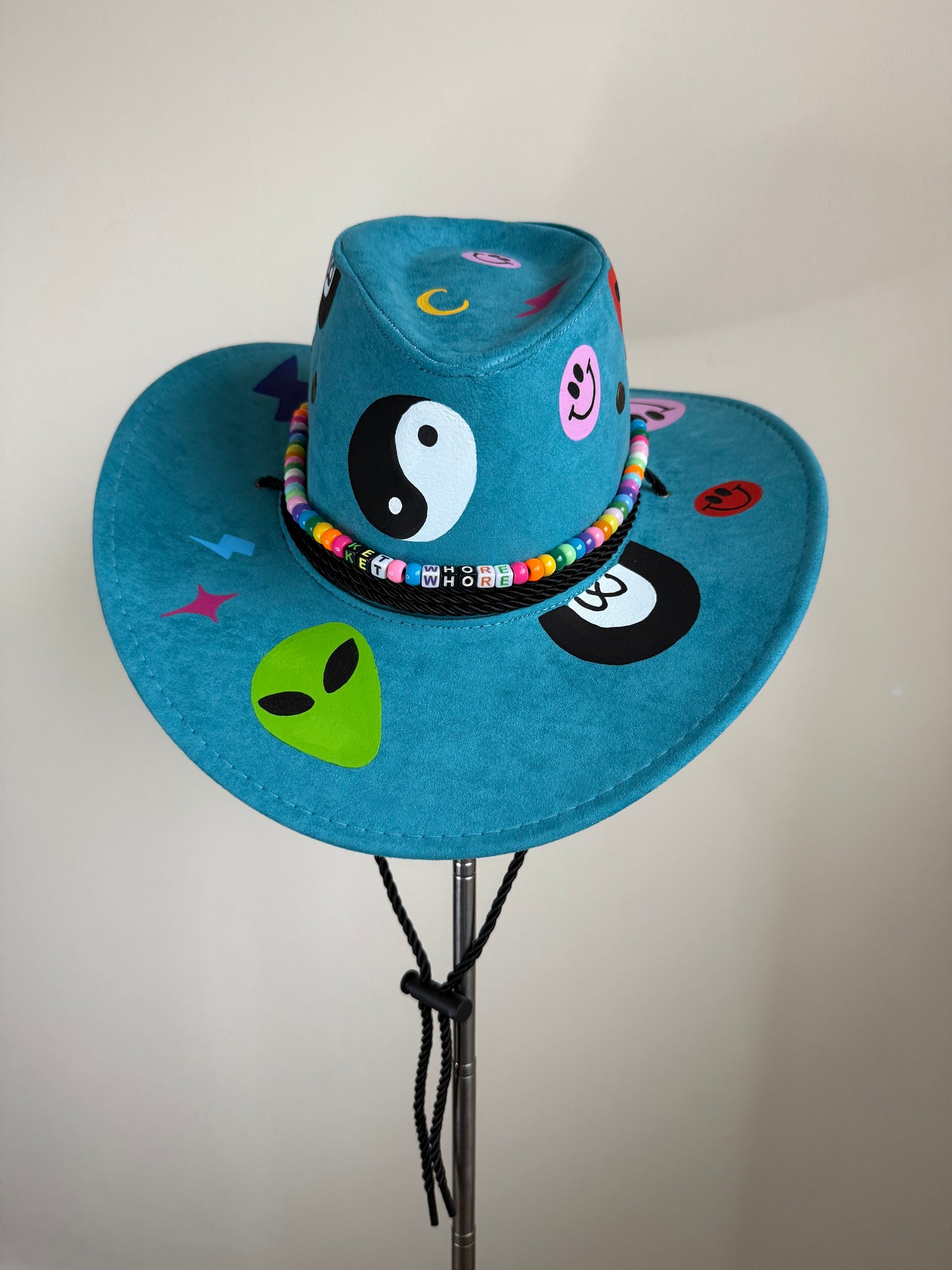 aaaK3T WH0R3’ Festival Hat
