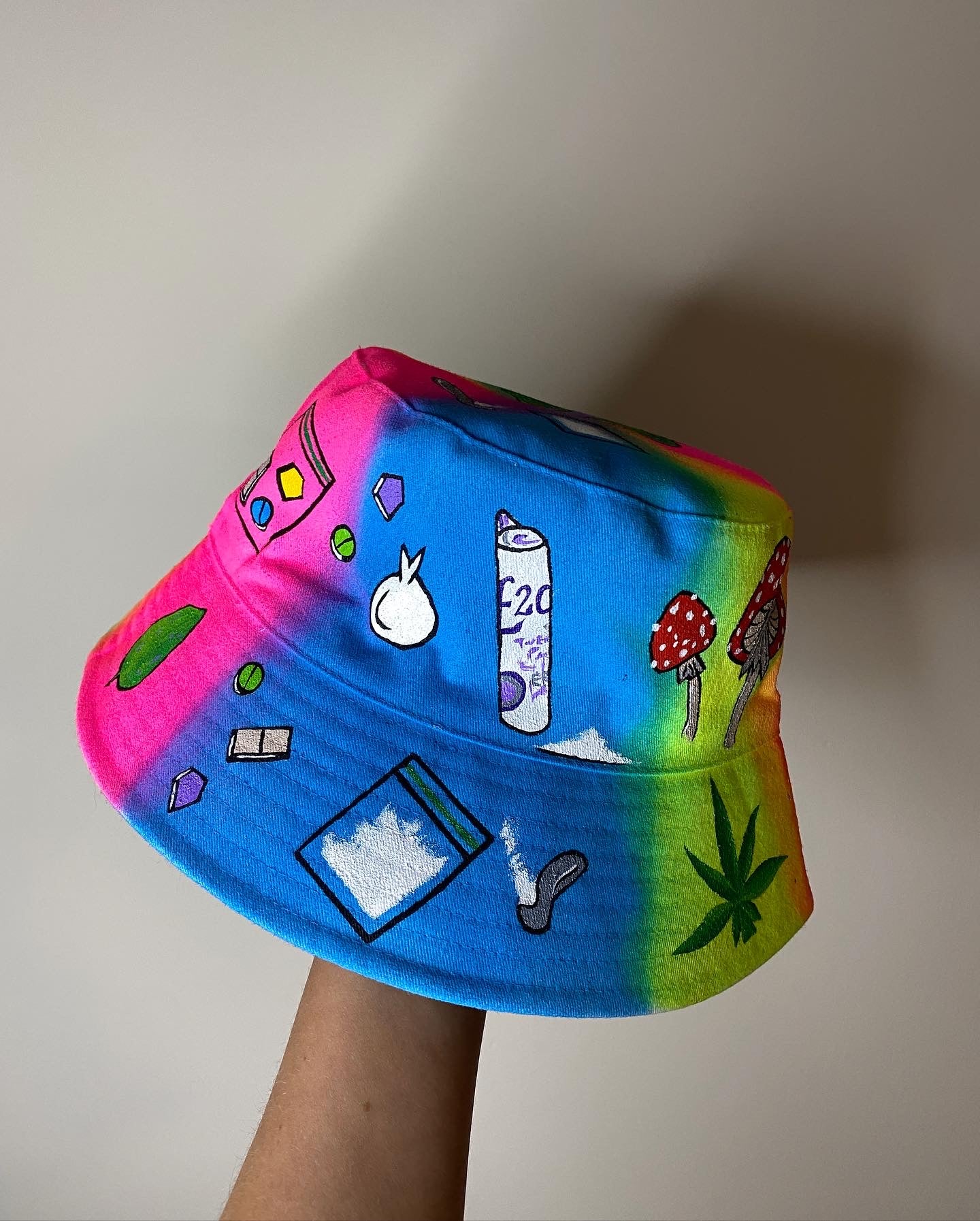 ‘zKETAM1NE’ bucket hat