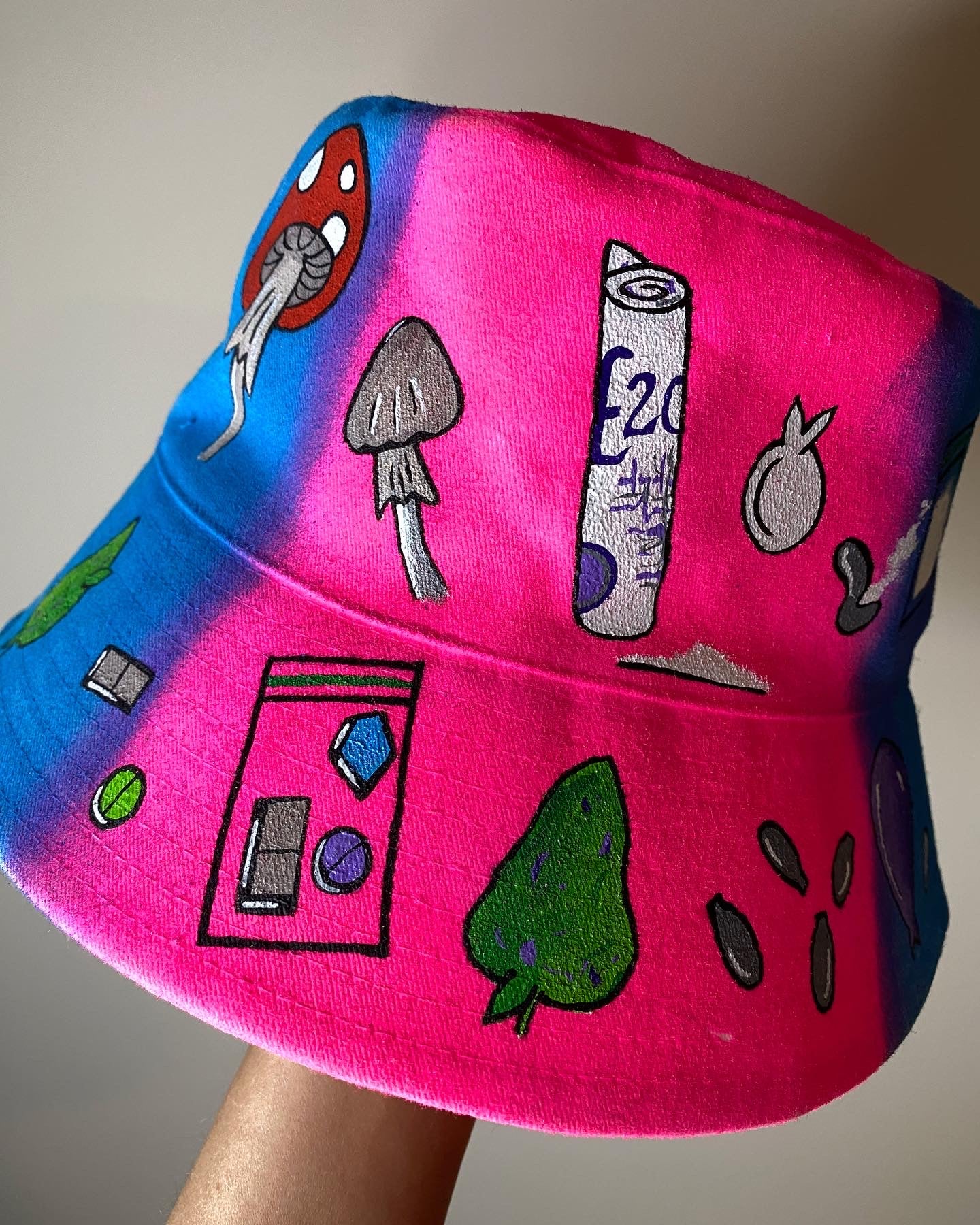 ‘zKETAM1NE’ bucket hat