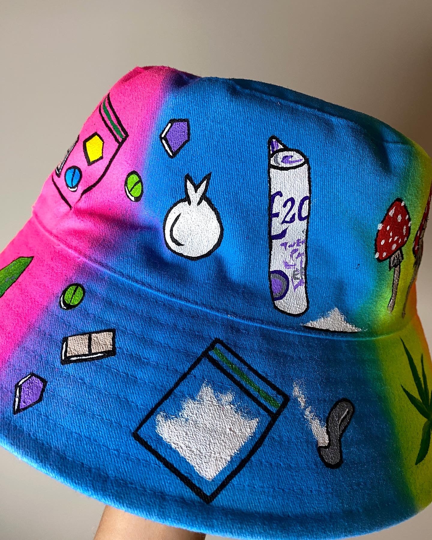 ‘zKETAM1NE’ bucket hat