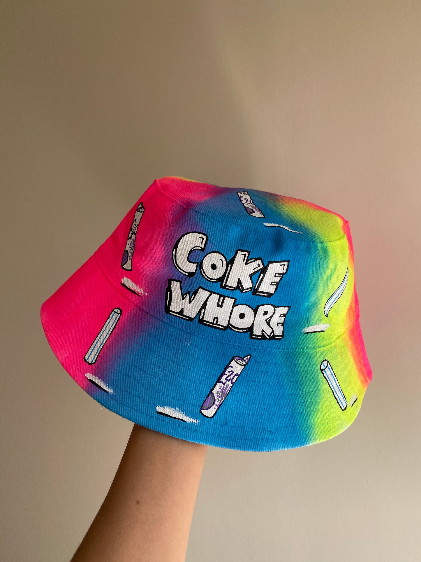 ‘zCWH0RE’ bucket hat