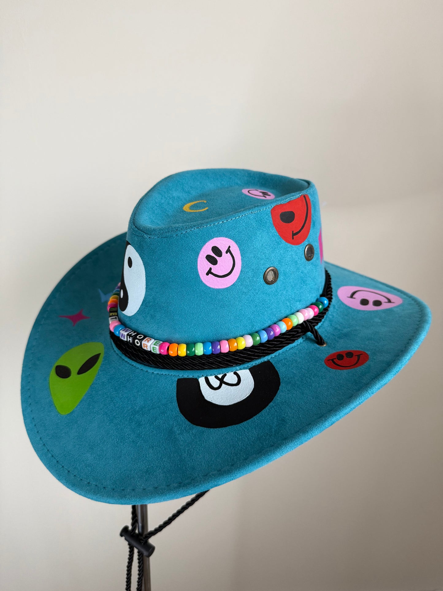 aaaK3T WH0R3’ Festival Hat