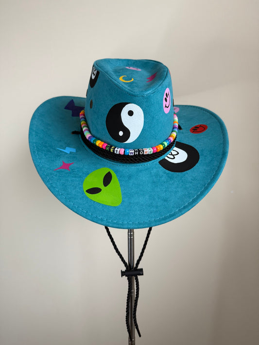 aaaK3T WH0R3’ Festival Hat
