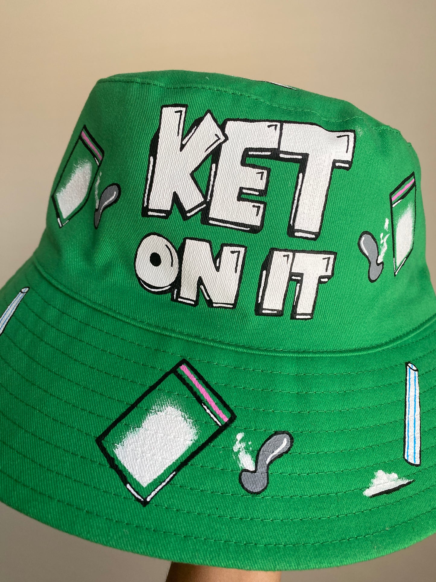 ‘zKETONIT’ bucket hat