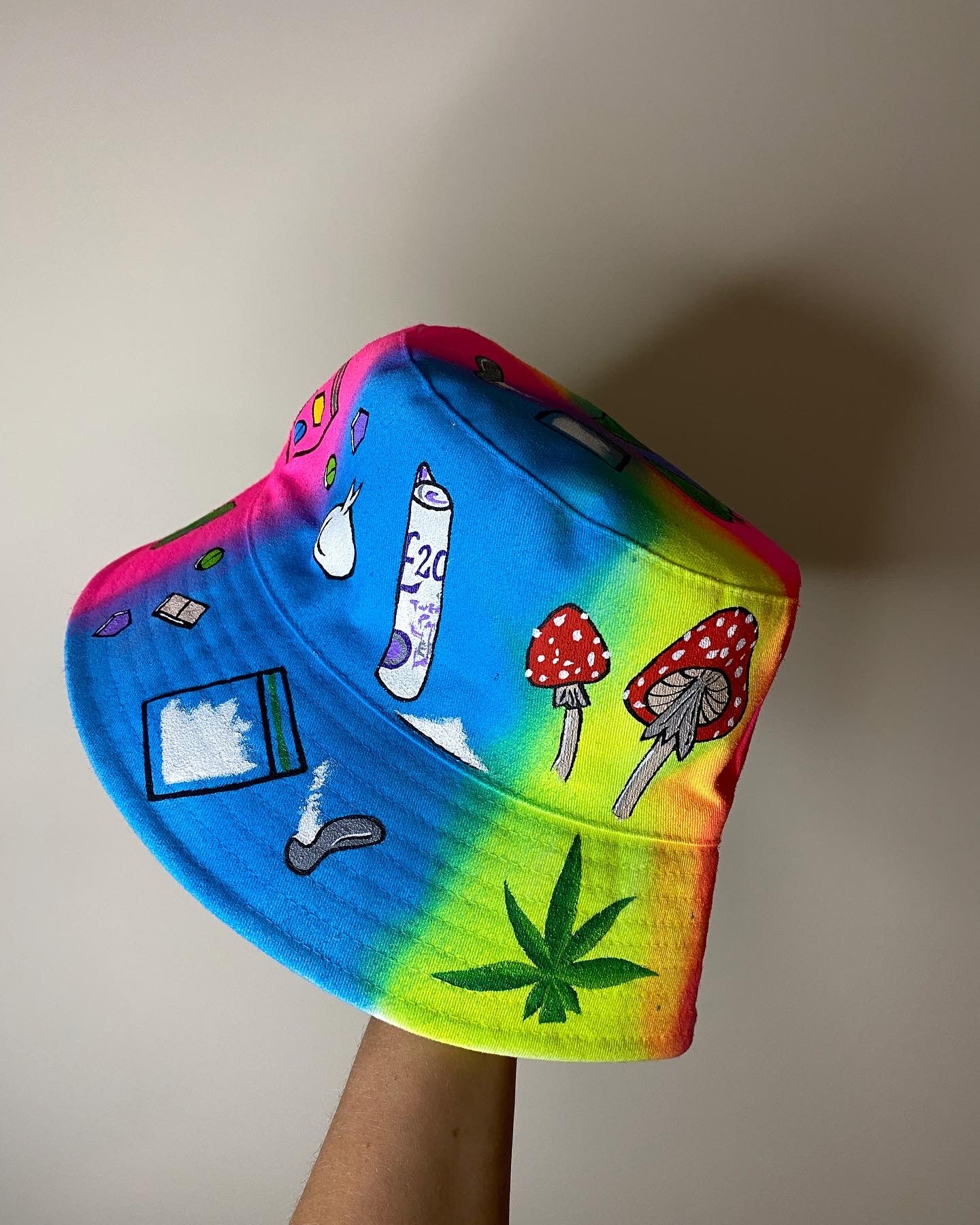 ‘zKETAM1NE’ bucket hat