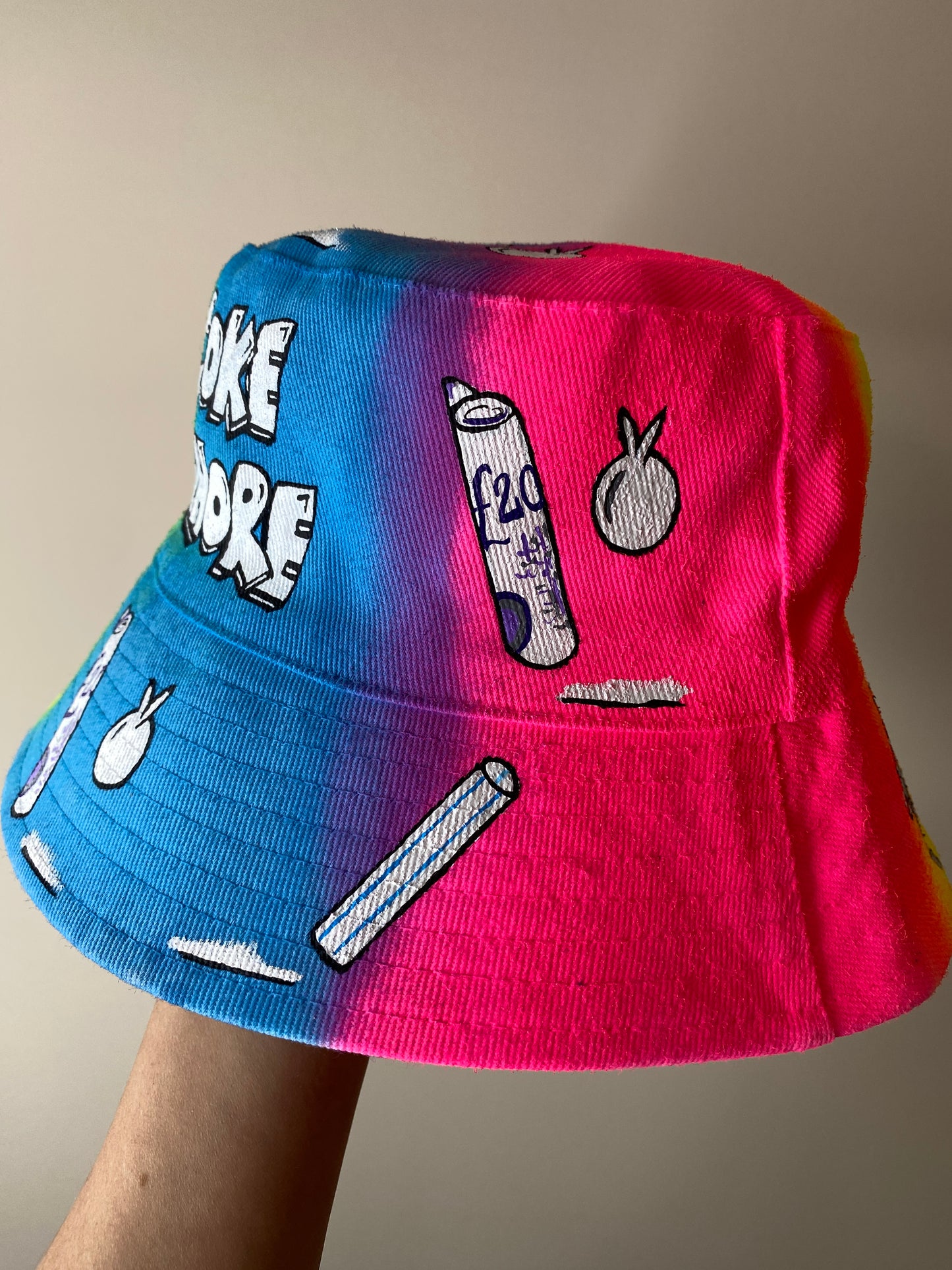 zCWH0RE’ bucket hat
